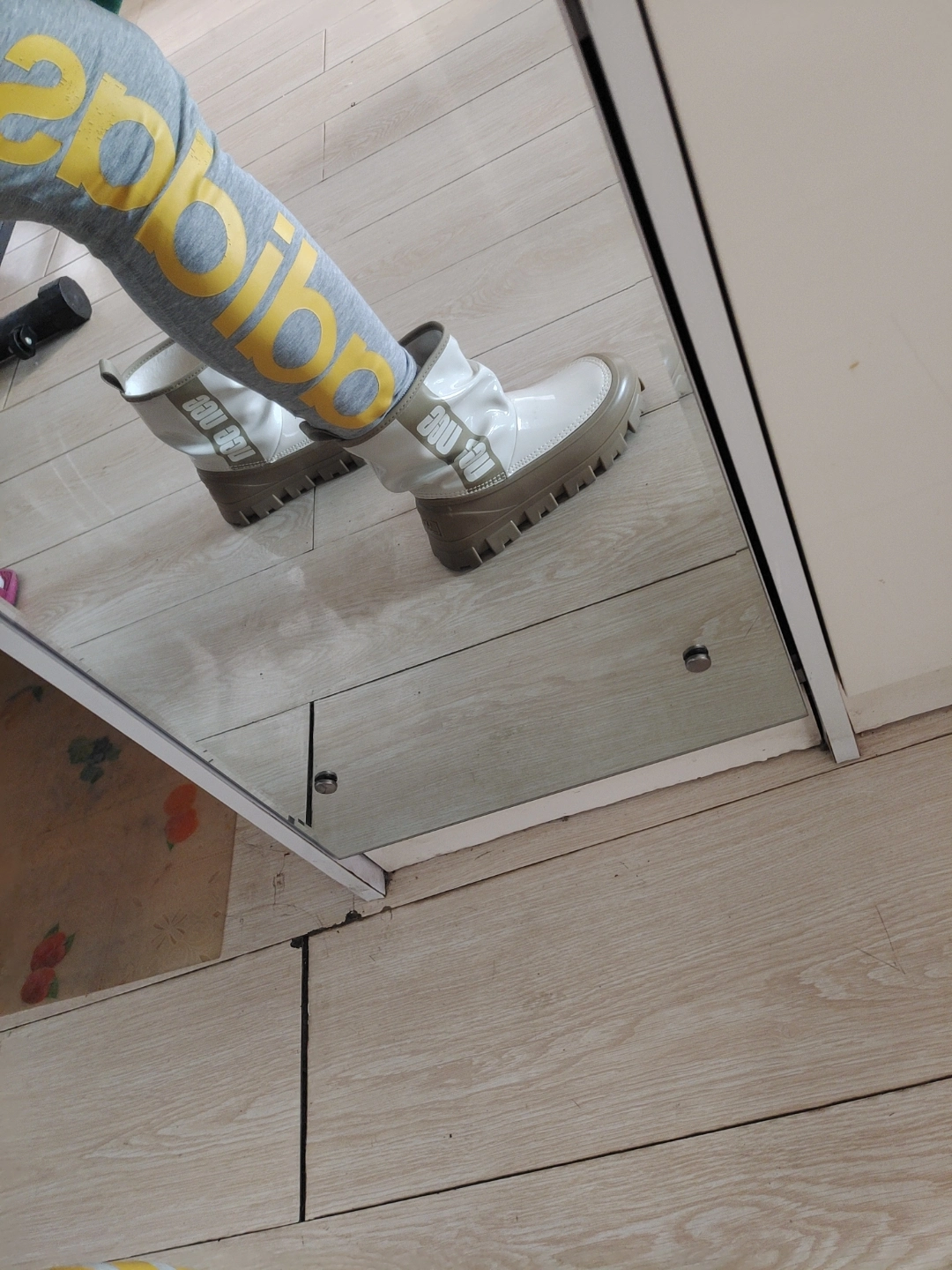 custom review-UGG Ботильоны Экрю Женские