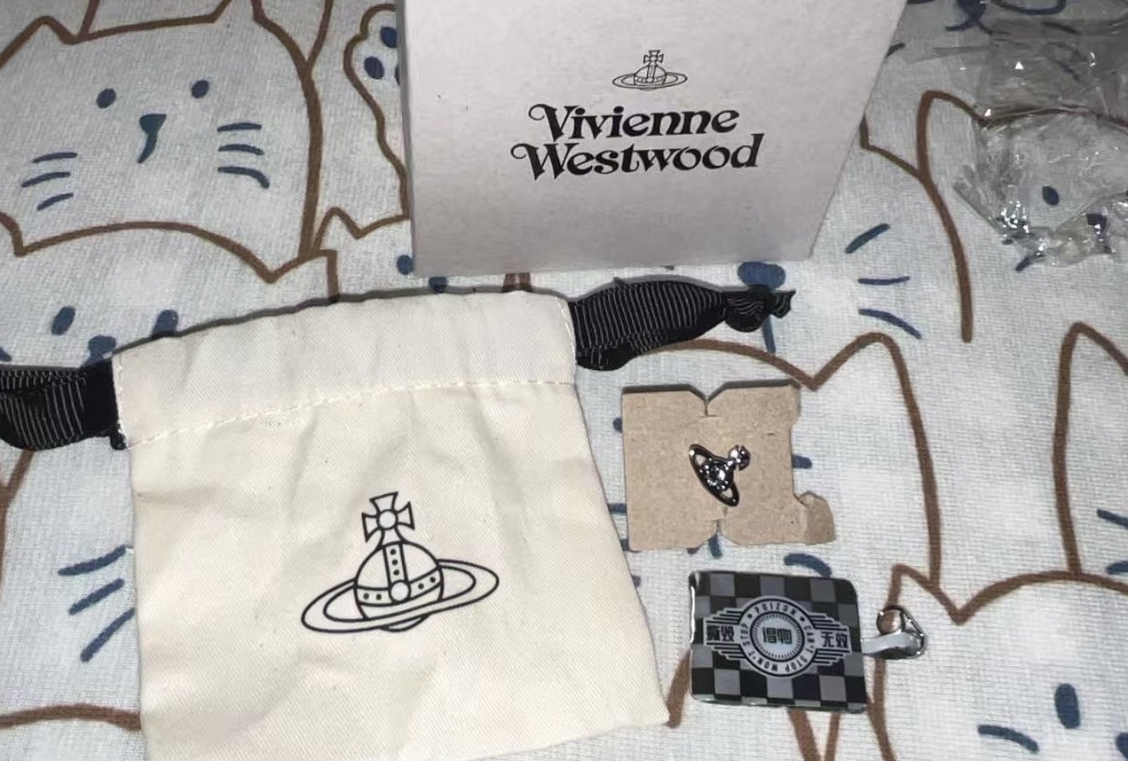 custom review-Серьги Vivienne Westwood Brass Stud Унисекс