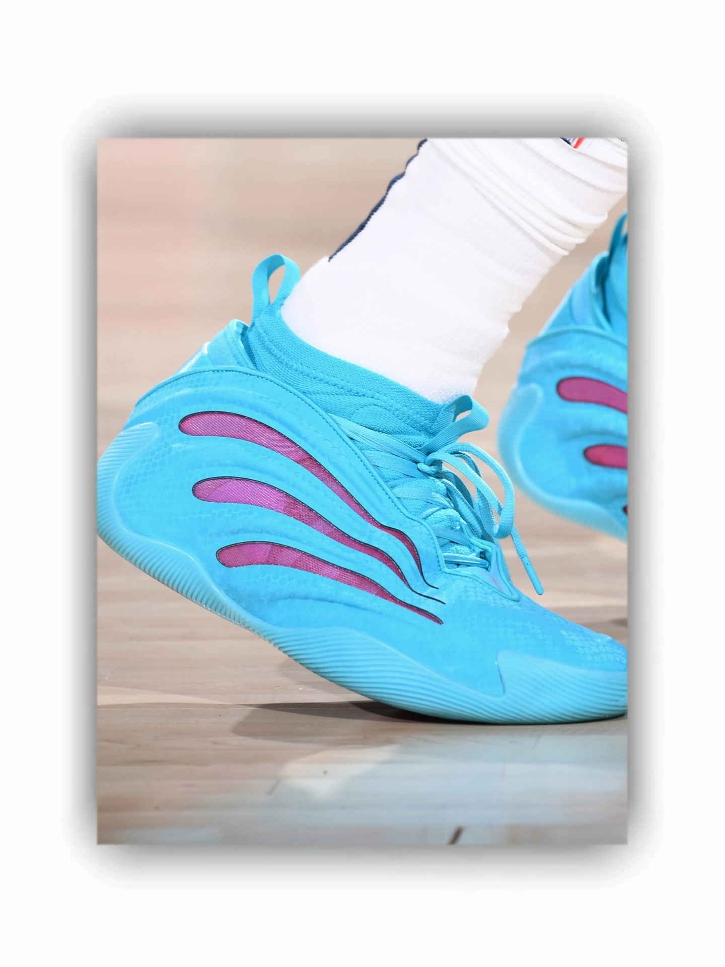 哈登球场上脚:"j