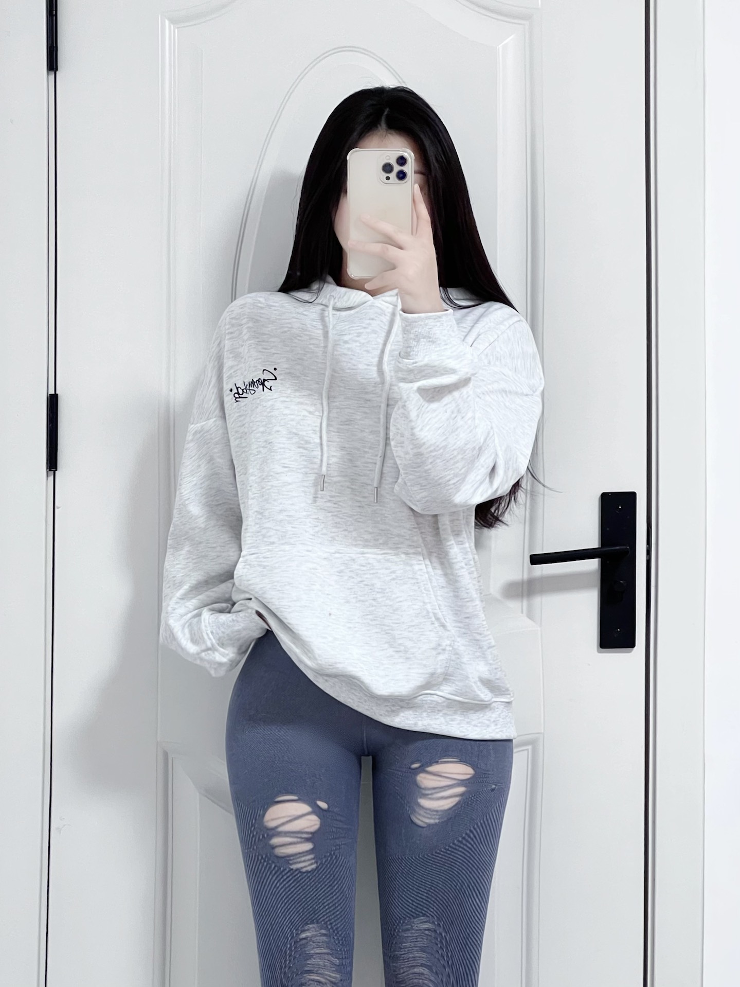 瑜伽裤搭配卫衣 上课去啦