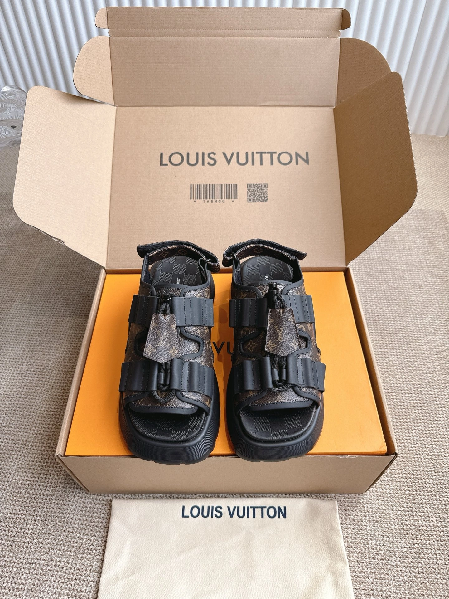 lv路易威登厚底增高老花凉鞋