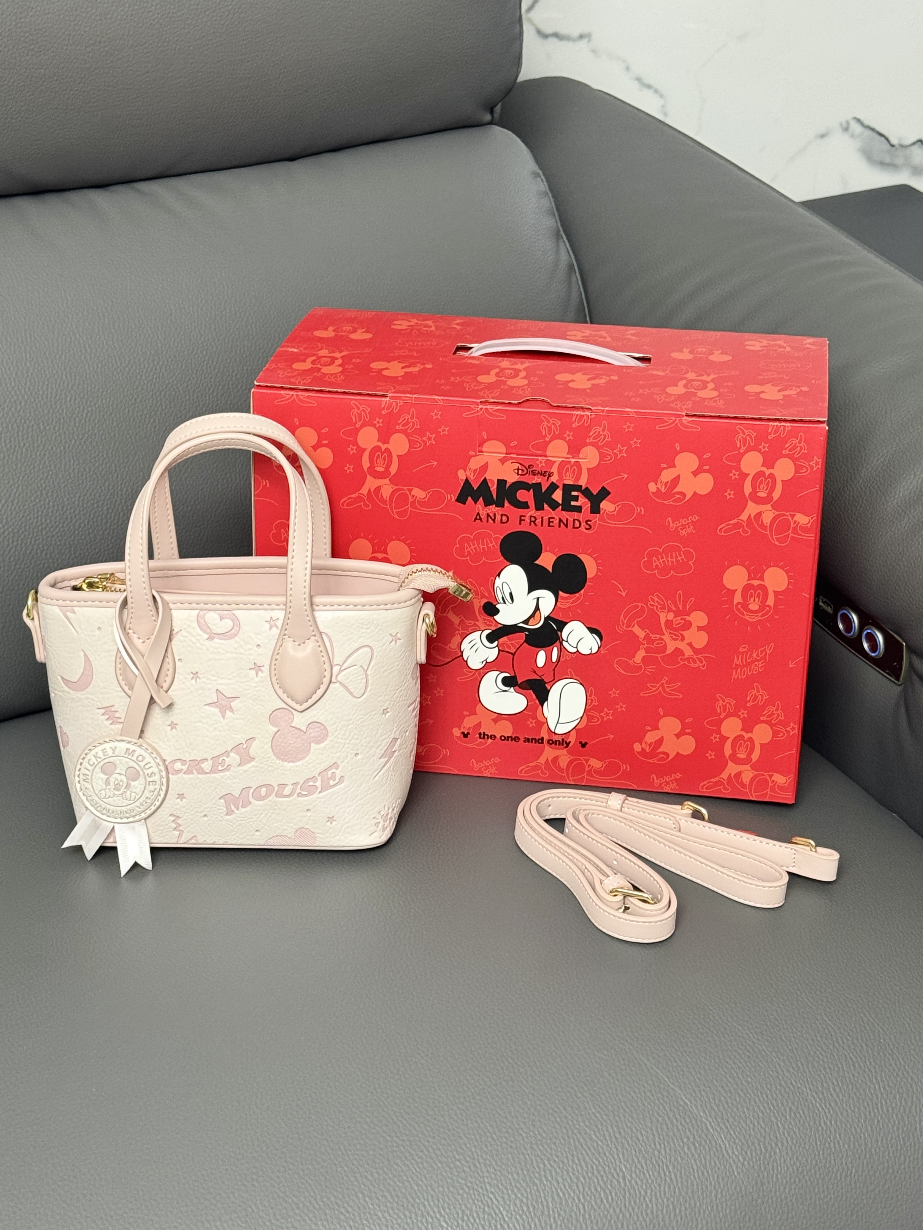 好粉嫩🌷的迪士尼米奇菜篮子包包呀!