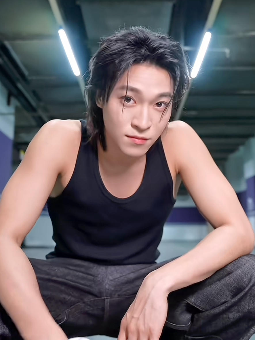 赞多清爽帅哥!舞蹈一流身材一流颜值一流!👍