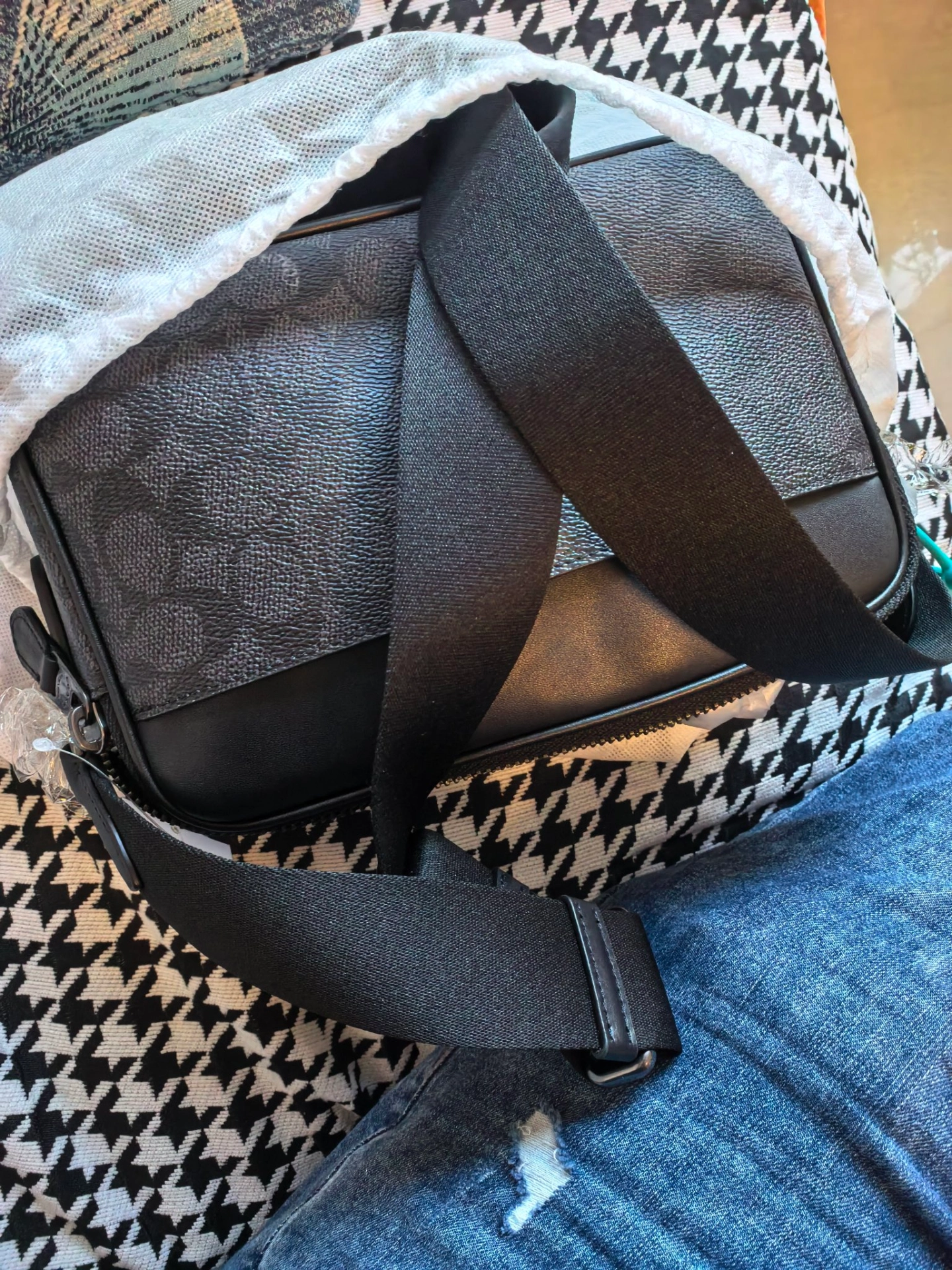 custom review-COACH Graham Искусственная кожа с коровьей кожей Сумка через плечо Средняя Мужская Черная