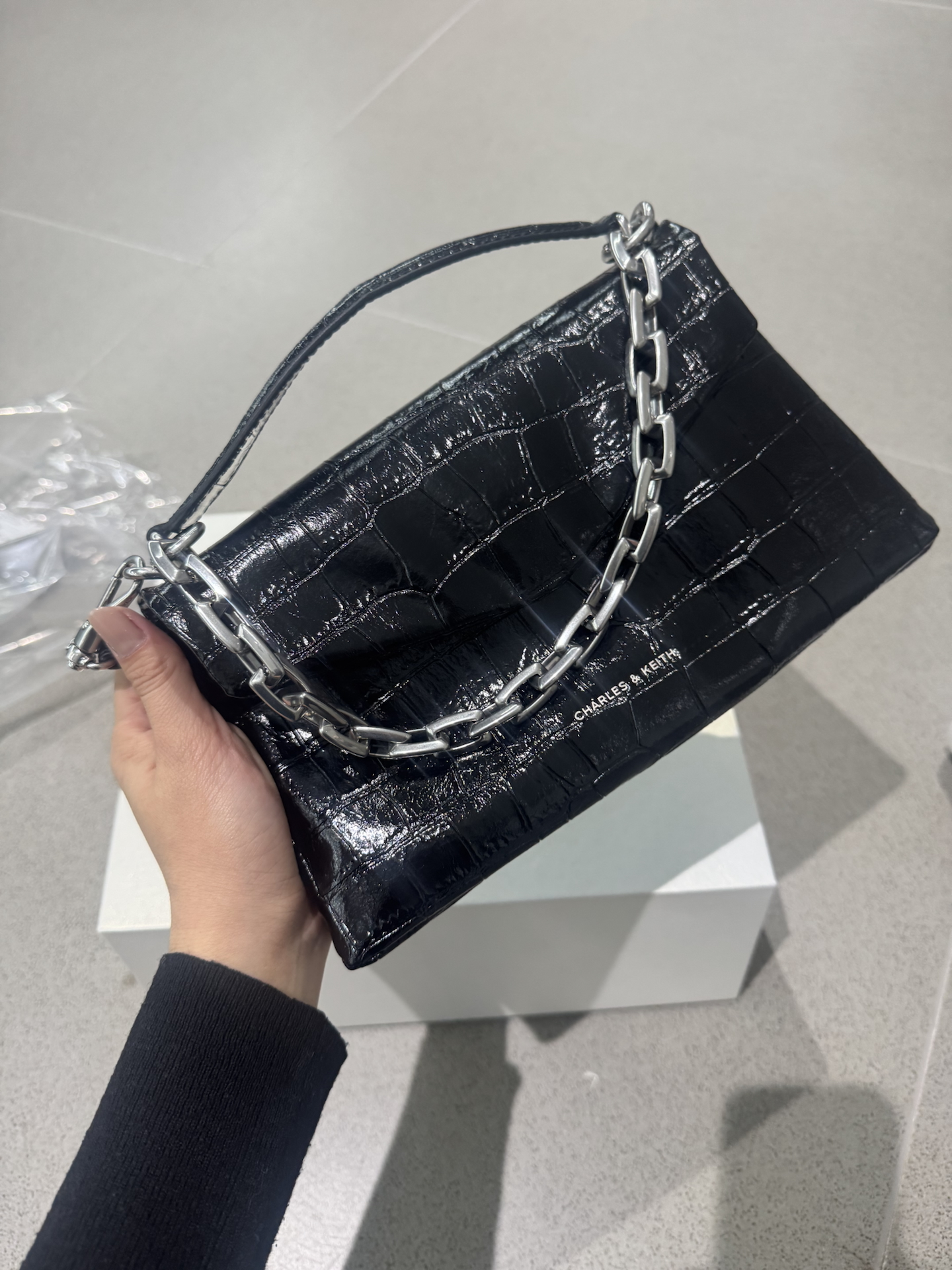 小ck鳄鱼纹链条信封包