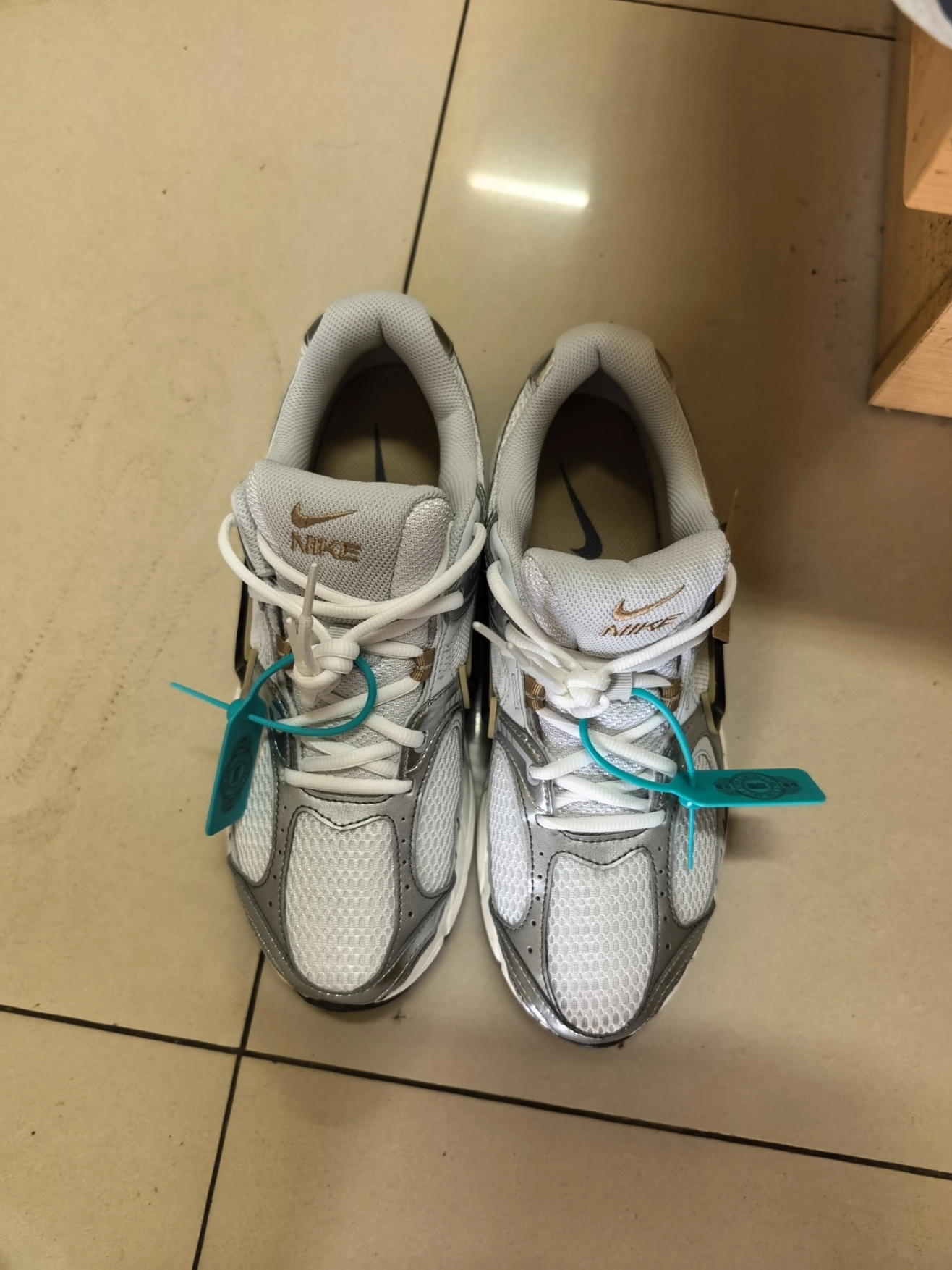 custom review-Nike V5 Slip-on Устойчивый к истиранию Дышащий Низкий Топ Беговые кроссовки Мужские Белый Серебряный