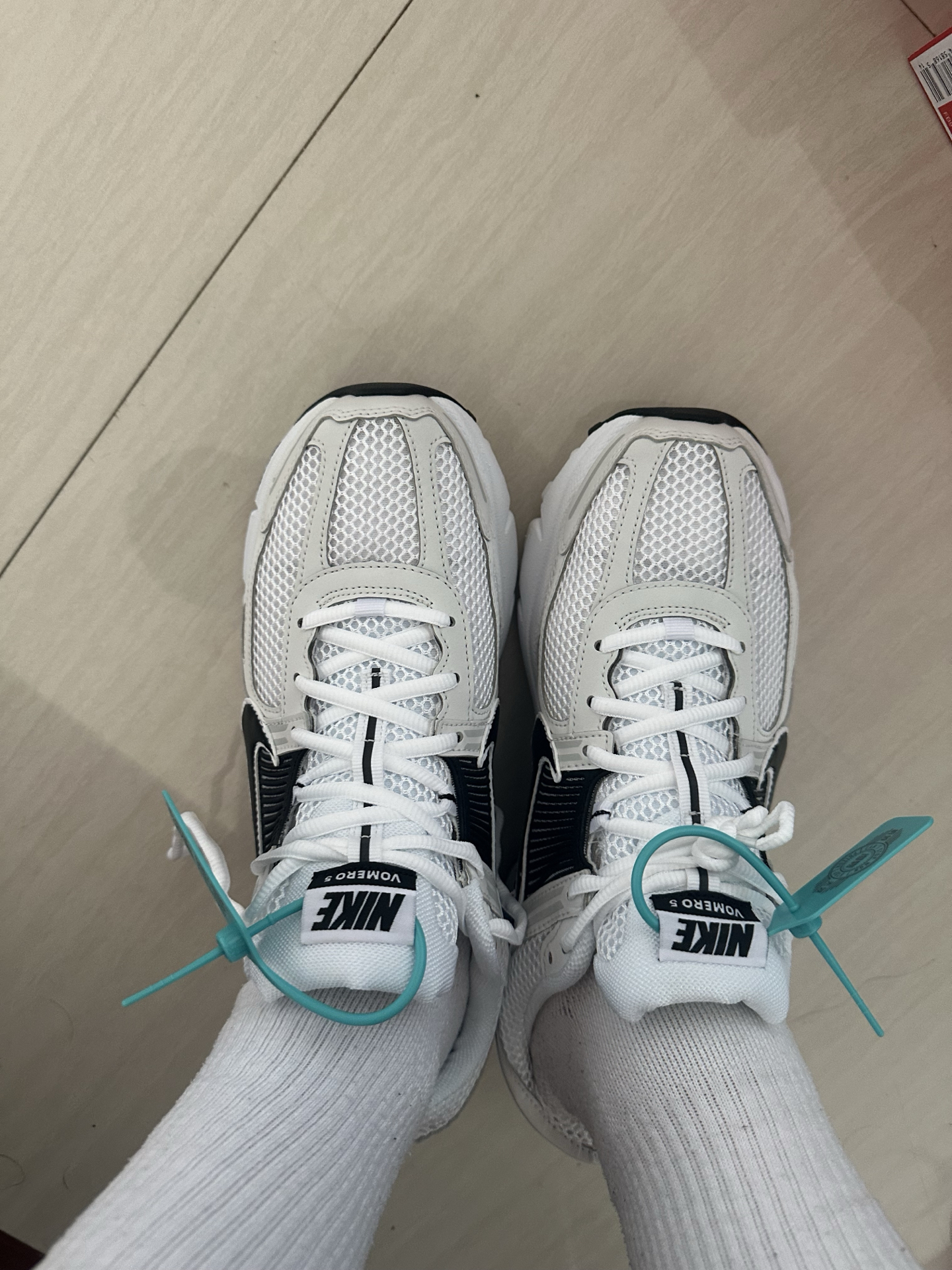 custom review-Nike Air Zoom Vomero 5 Амортизация Низкий Топ Повседневный Тренировки Городской Коммутирование Беговые кроссовки Мужской Белый