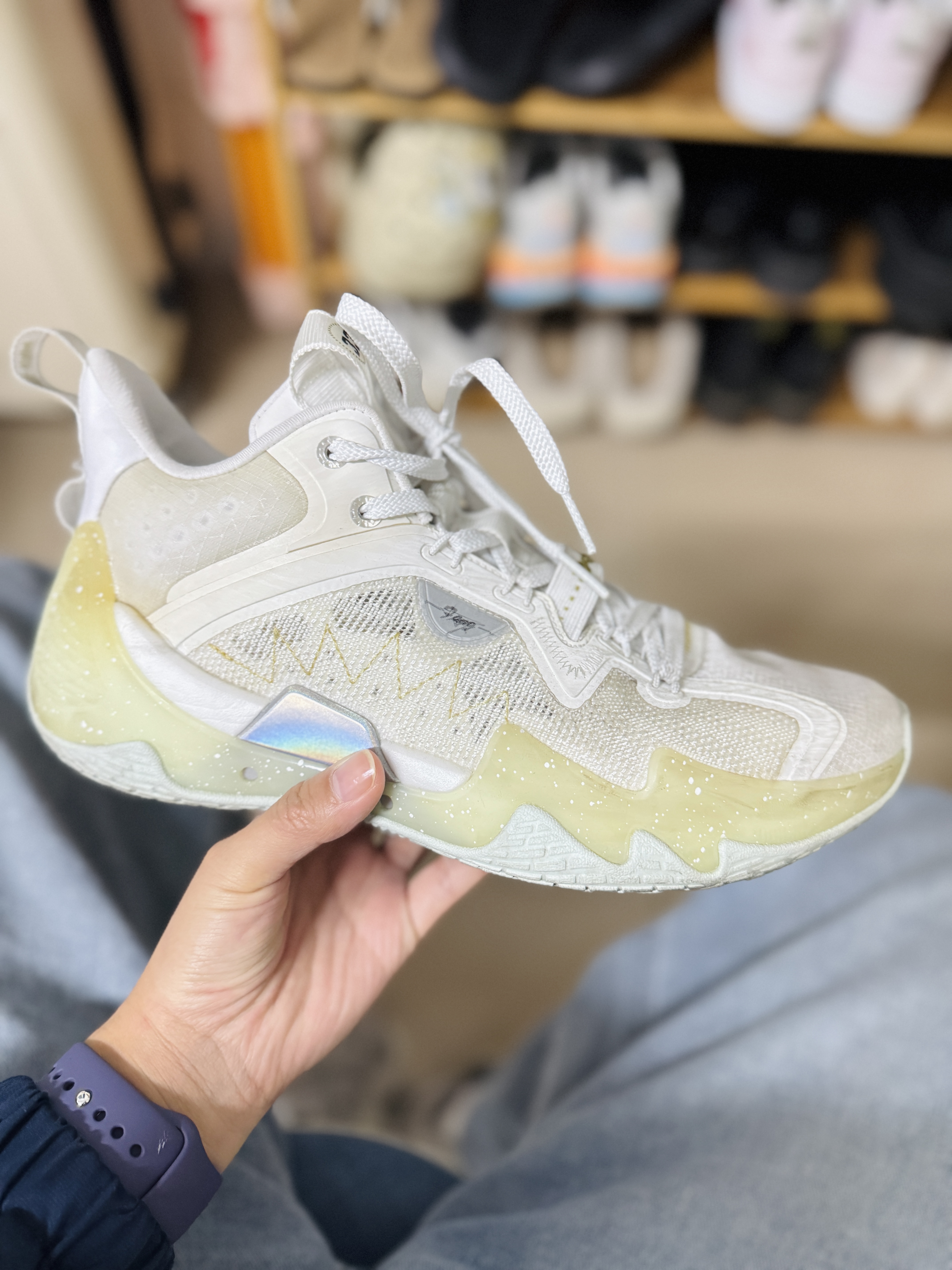 谁懂啊!鞋提刻字的白月光球鞋,颜值实战双封神✨