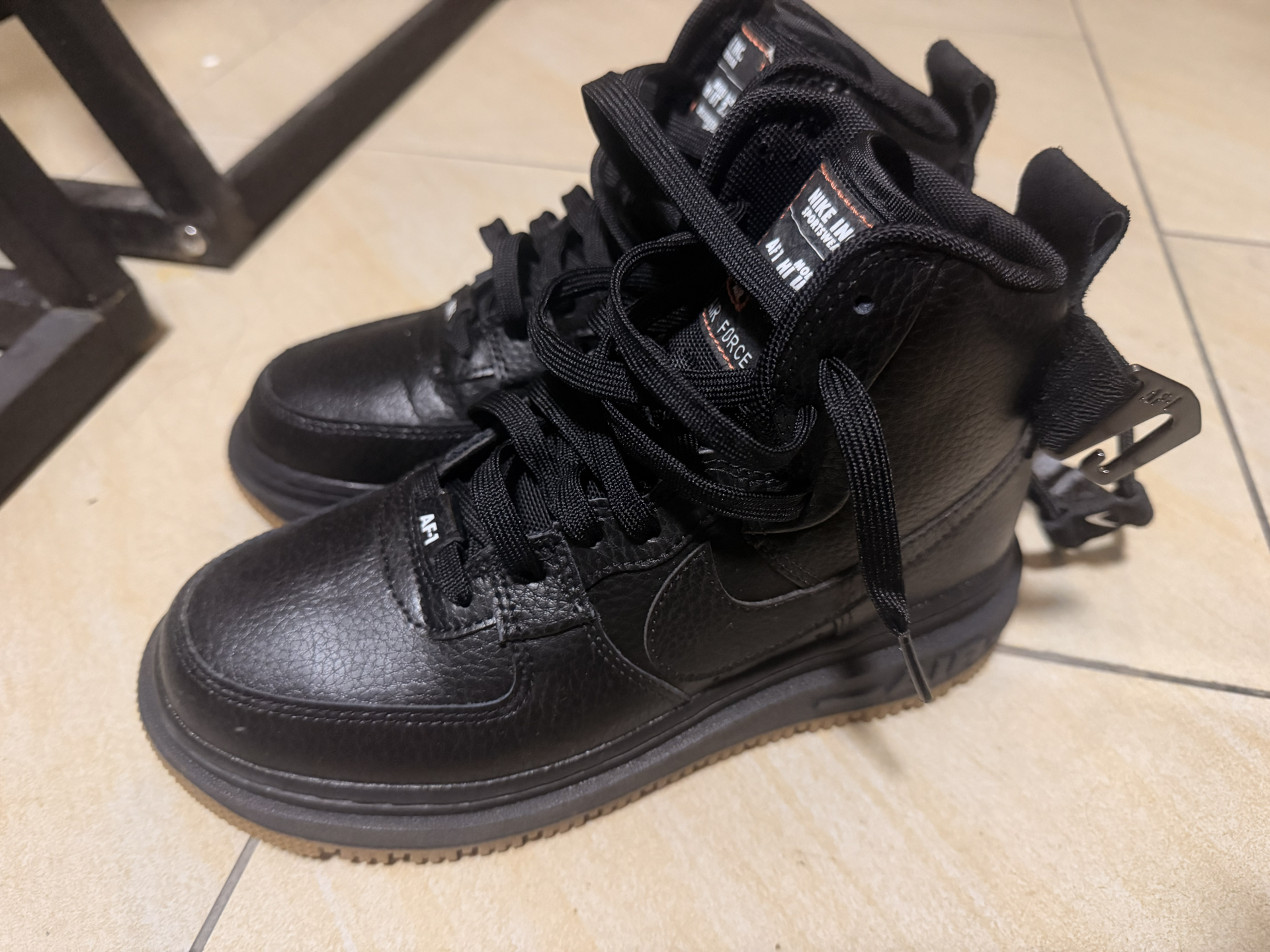 custom review-Nike Air Force 1 Utility 2,0 'Черный Gum' Покрытие противоскользящее устойчивое к истиранию легкий высокий топ