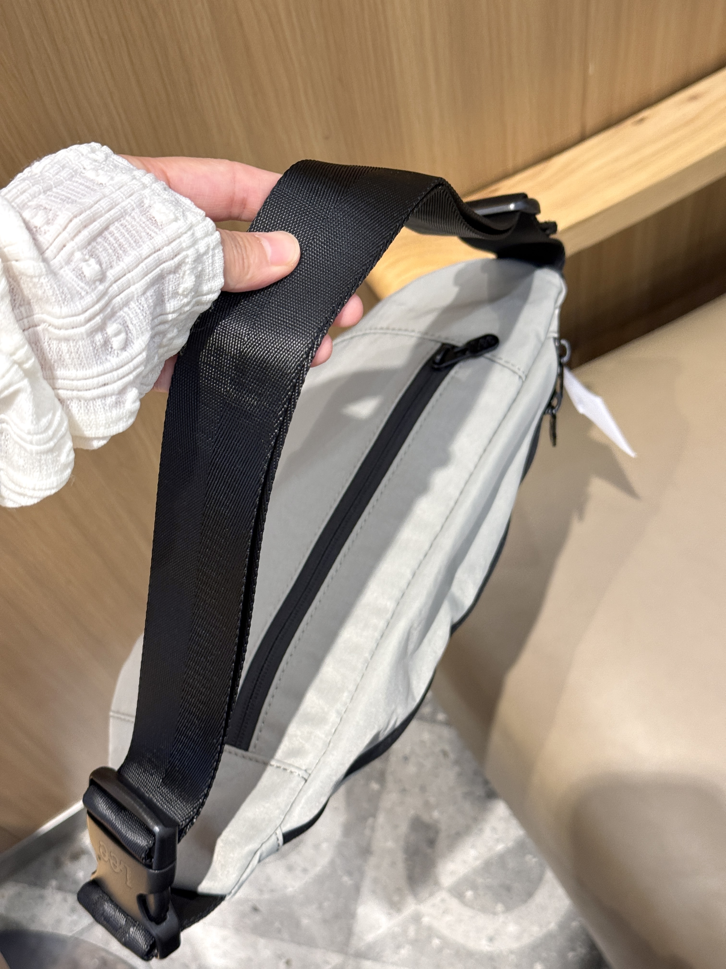 工装斜挎包,工装装修_大山谷图库