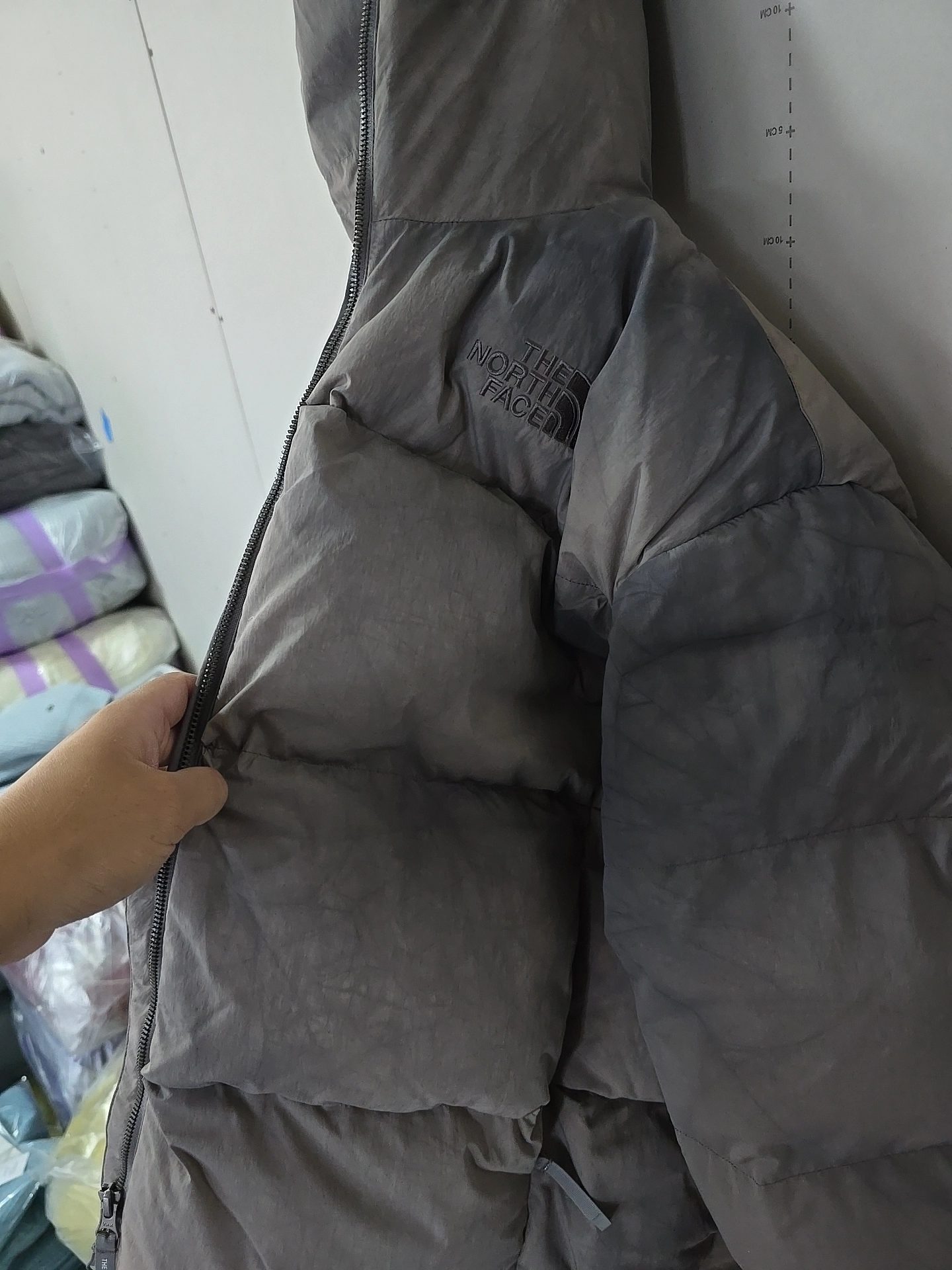 custom review-The North Face Пуховики и зимние пальто унисекс серого цвета