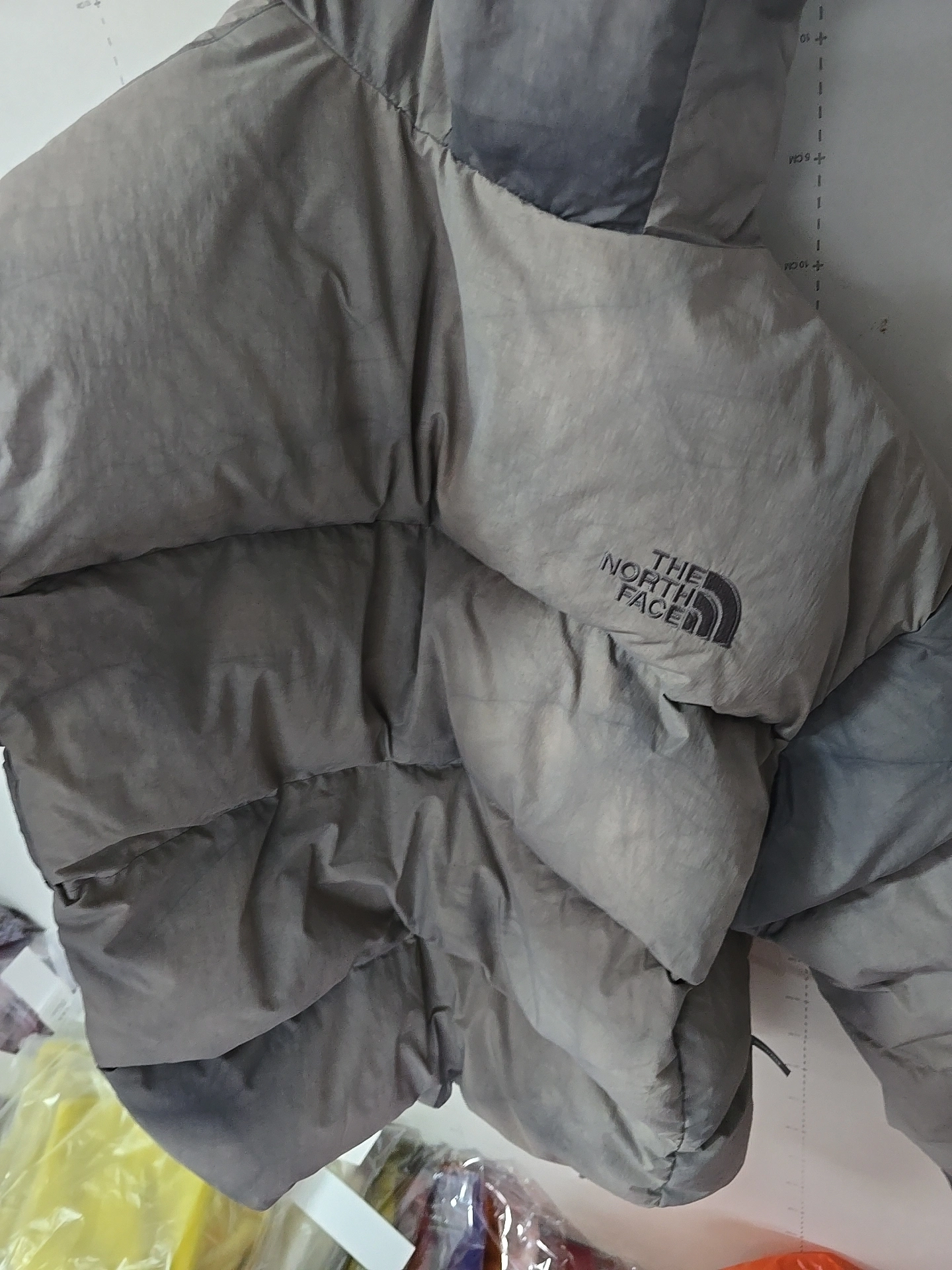 custom review-The North Face Пуховики и зимние пальто унисекс серого цвета