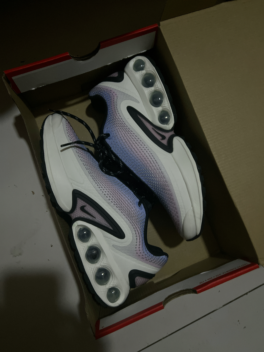 custom review-Nike Air Max Dn Устойчивые к истиранию Низкие Беговые кроссовки Женские Белые Розовые Фиолетовые