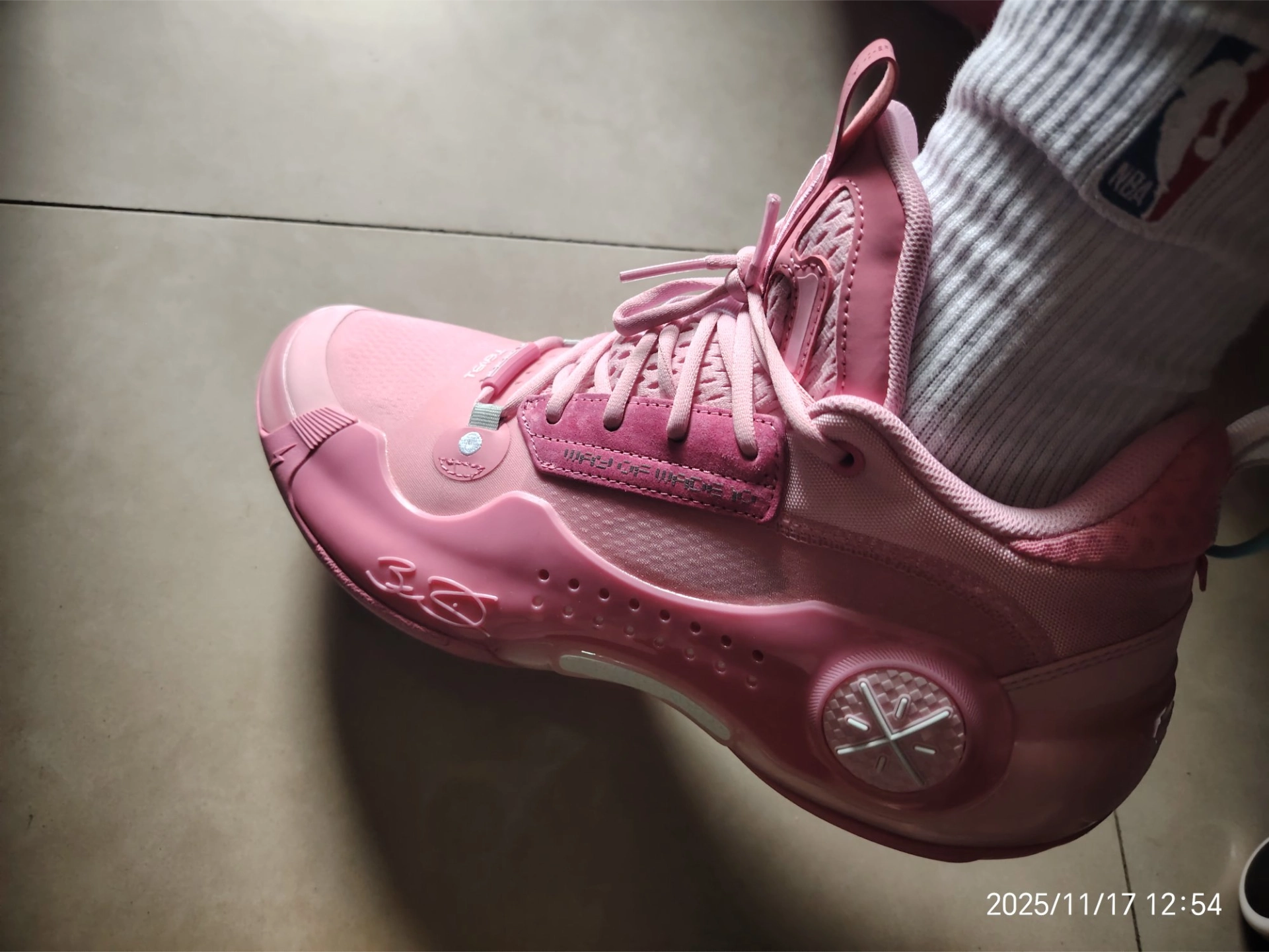 custom review-LINING WOW 10 Амортизация Износостойкие Низкие Баскетбольные Кроссовки Мужские Розовые