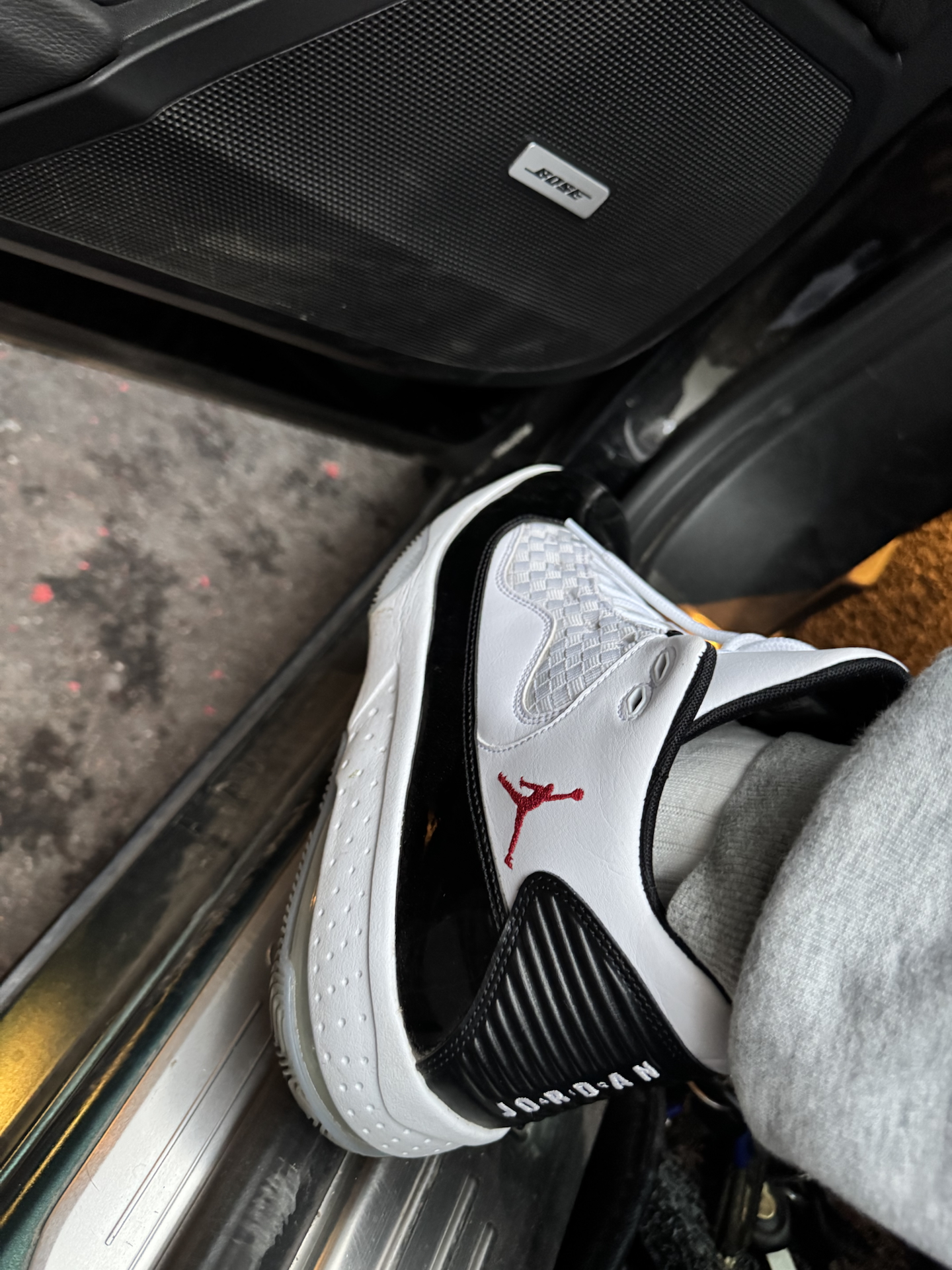 custom review-Jordan Max Aura 2 'Белый Фитнес-красный' Амортизация Износостойкий Высокий Топ Винтажные баскетбольные кроссовки Мужской Белый черный