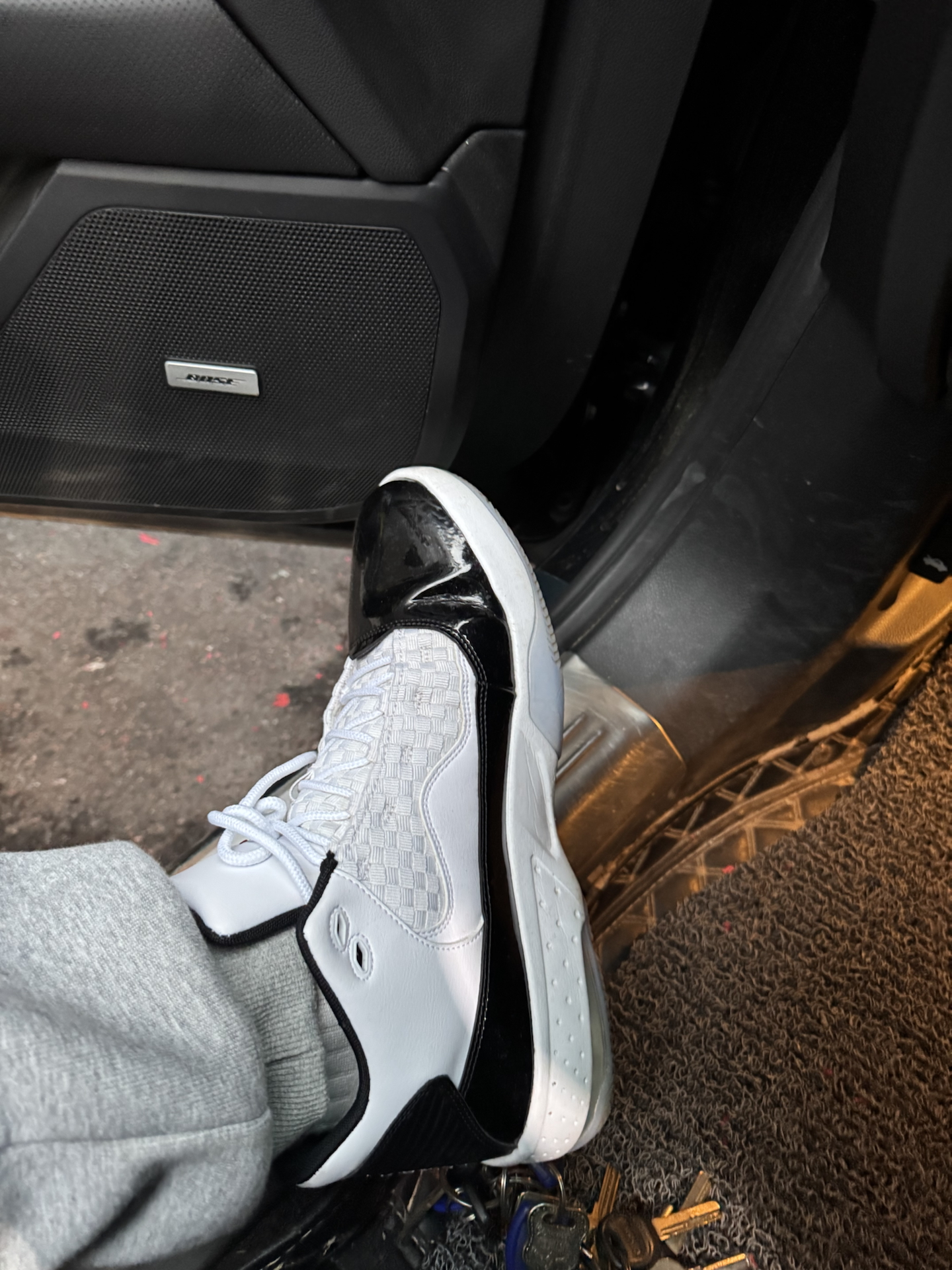 custom review-Jordan Max Aura 2 'Белый Фитнес-красный' Амортизация Износостойкий Высокий Топ Винтажные баскетбольные кроссовки Мужской Белый черный