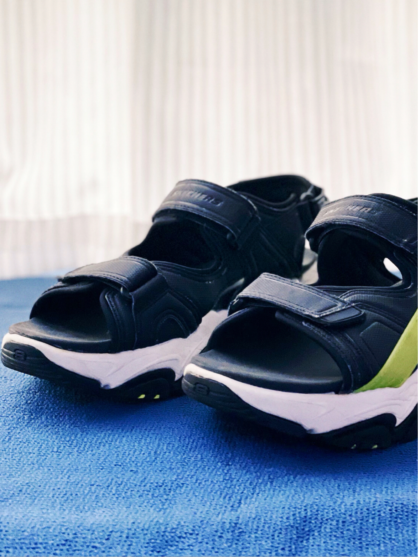 斯凯奇运动凉鞋