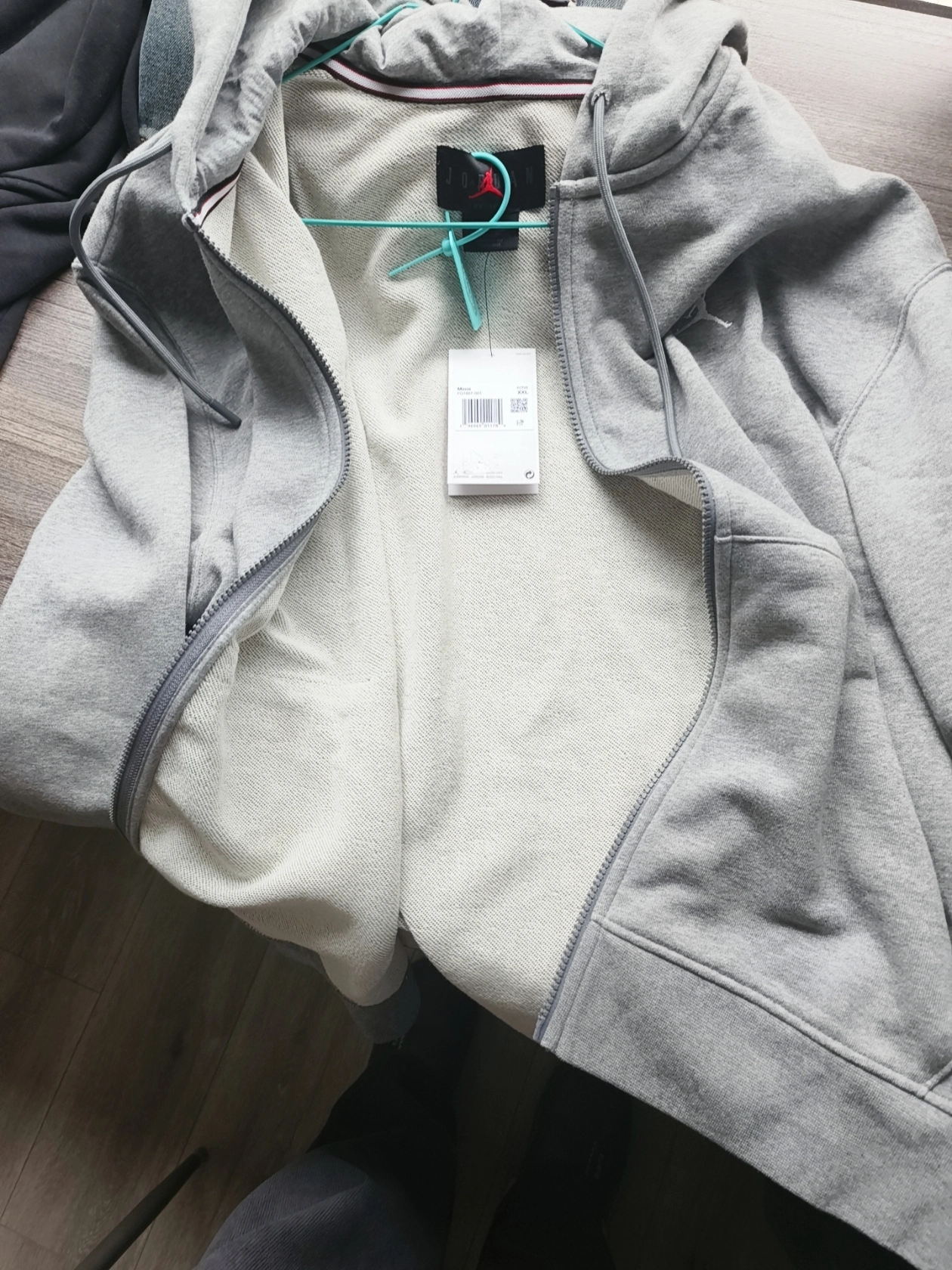 custom review-Jordan Essentials Толстовка Мужская Серого цвета