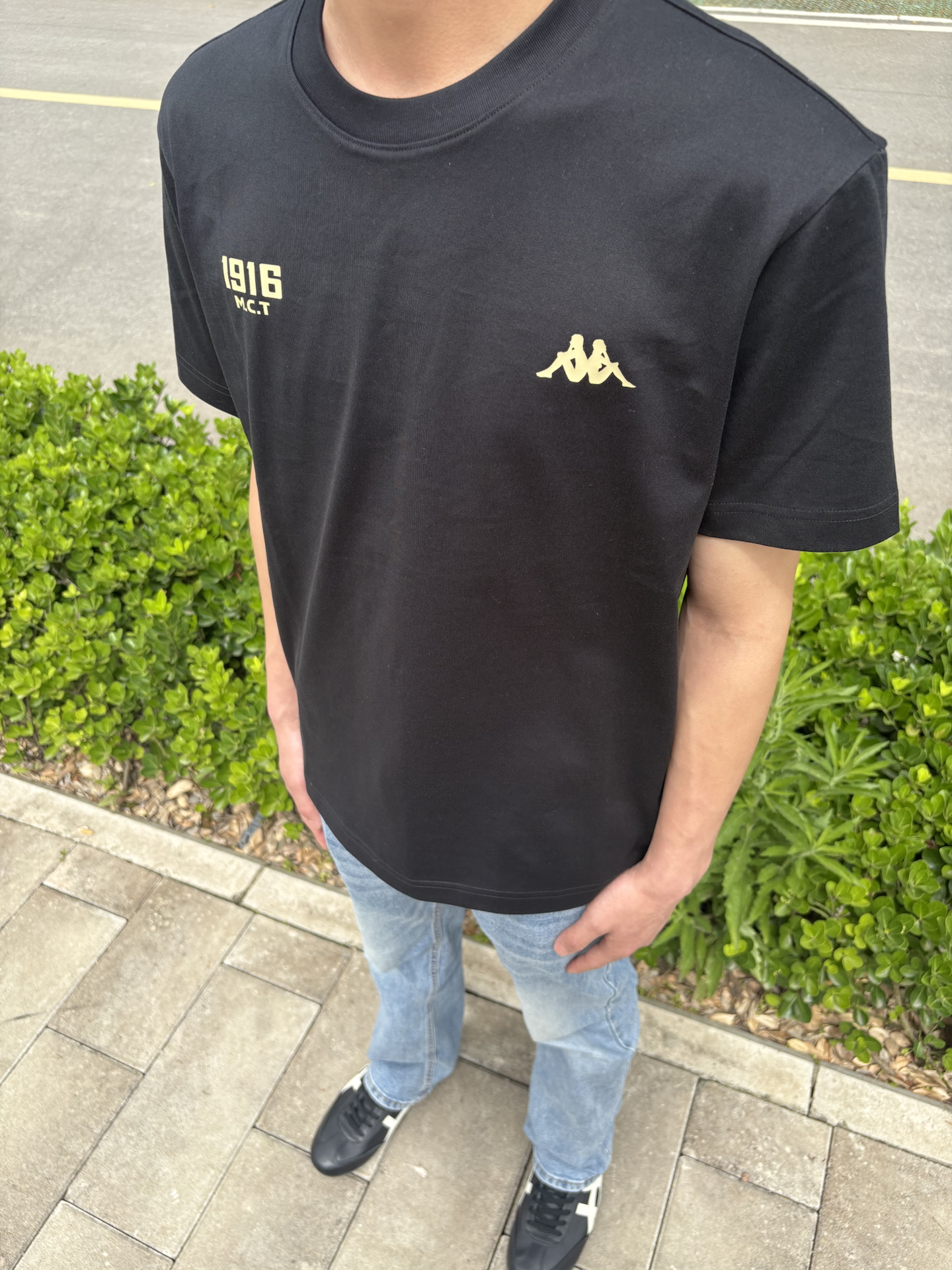 黑色经典又百搭1916 mct 字样和品牌logo复古中透着潮流