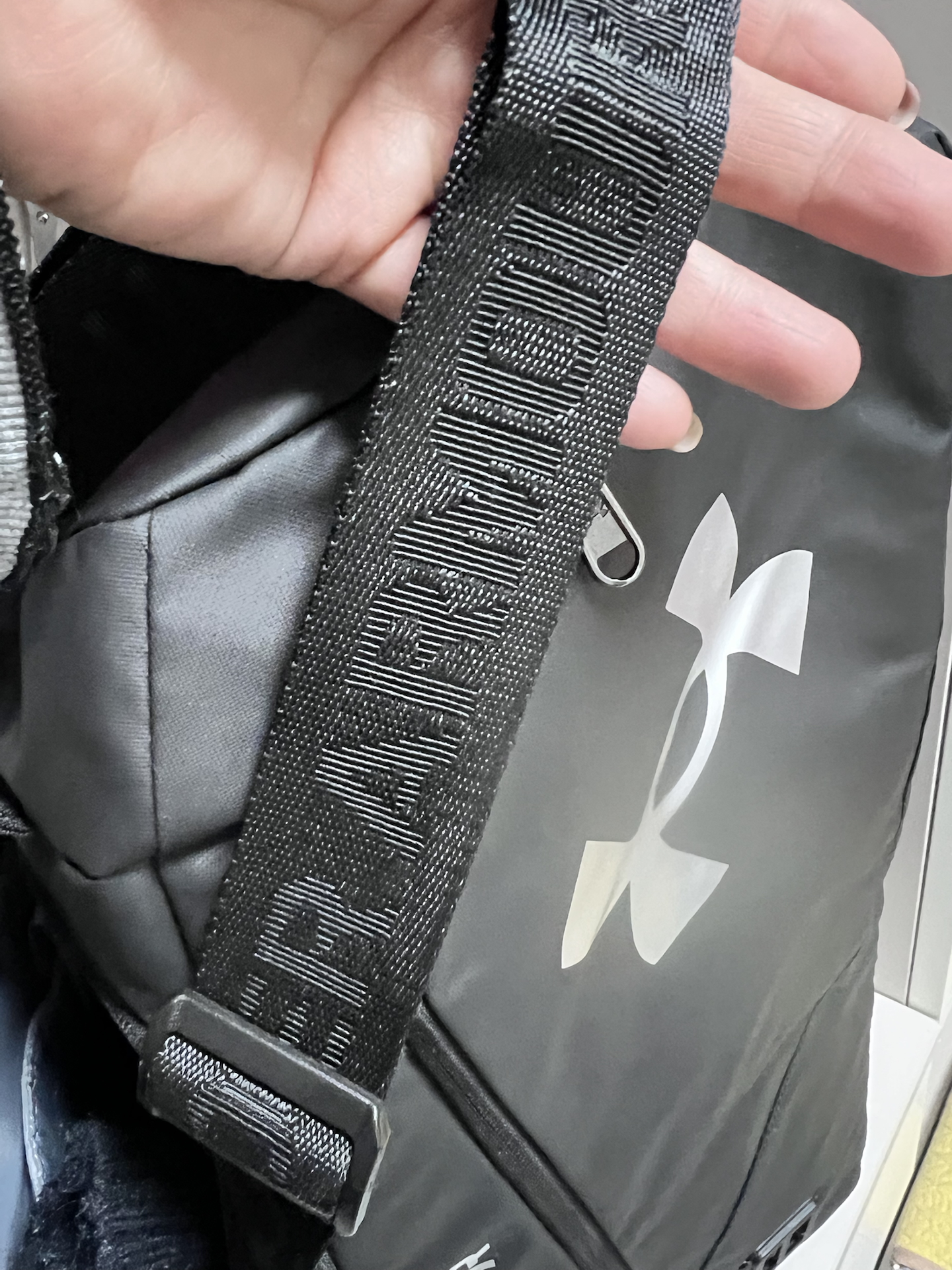 custom review-Under Armour Полиэстер Рюкзак Сумка Спортивная Сумка Маленькая Унисекс Черная