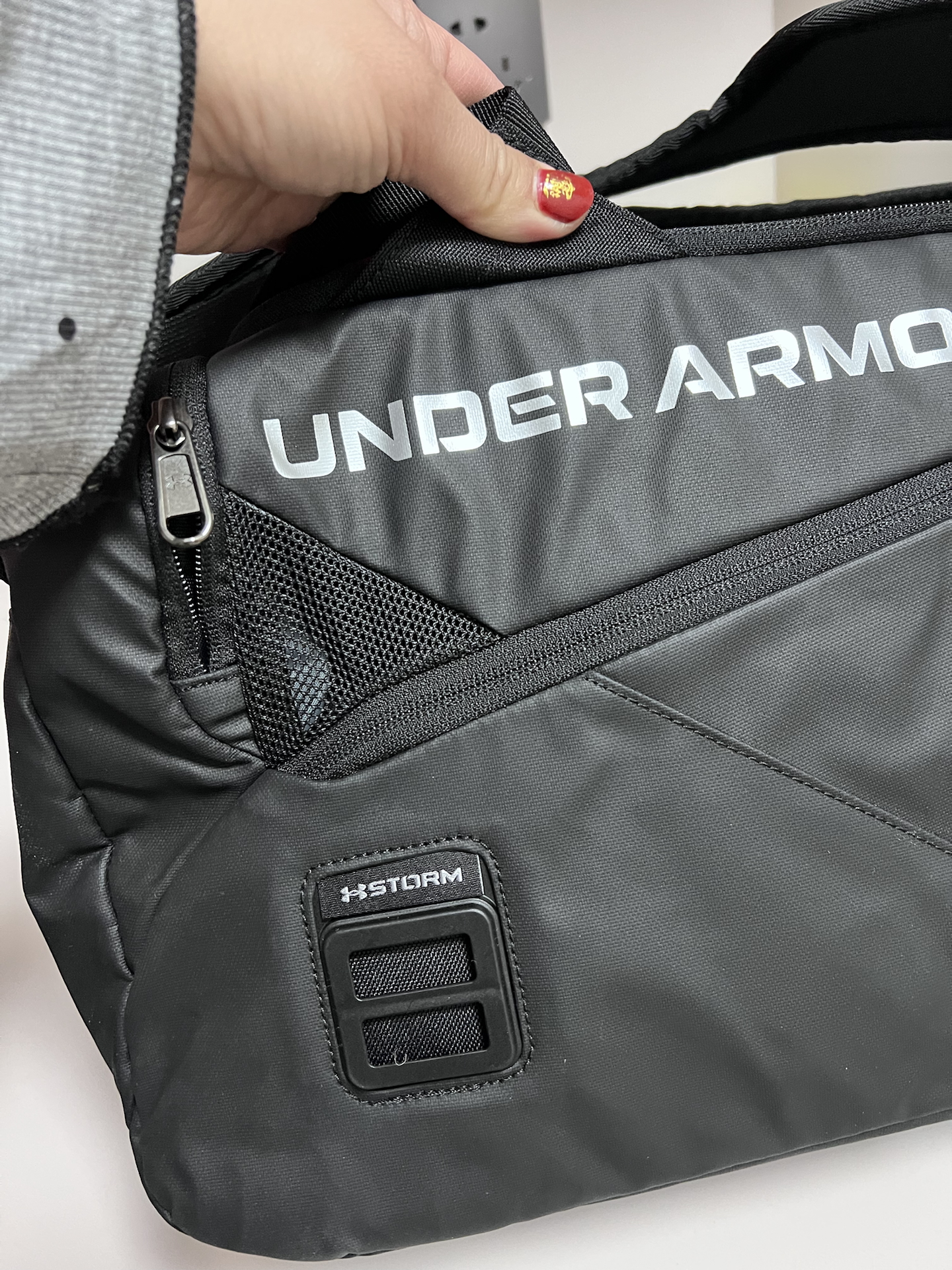 custom review-Under Armour Полиэстер Рюкзак Сумка Спортивная Сумка Маленькая Унисекс Черная