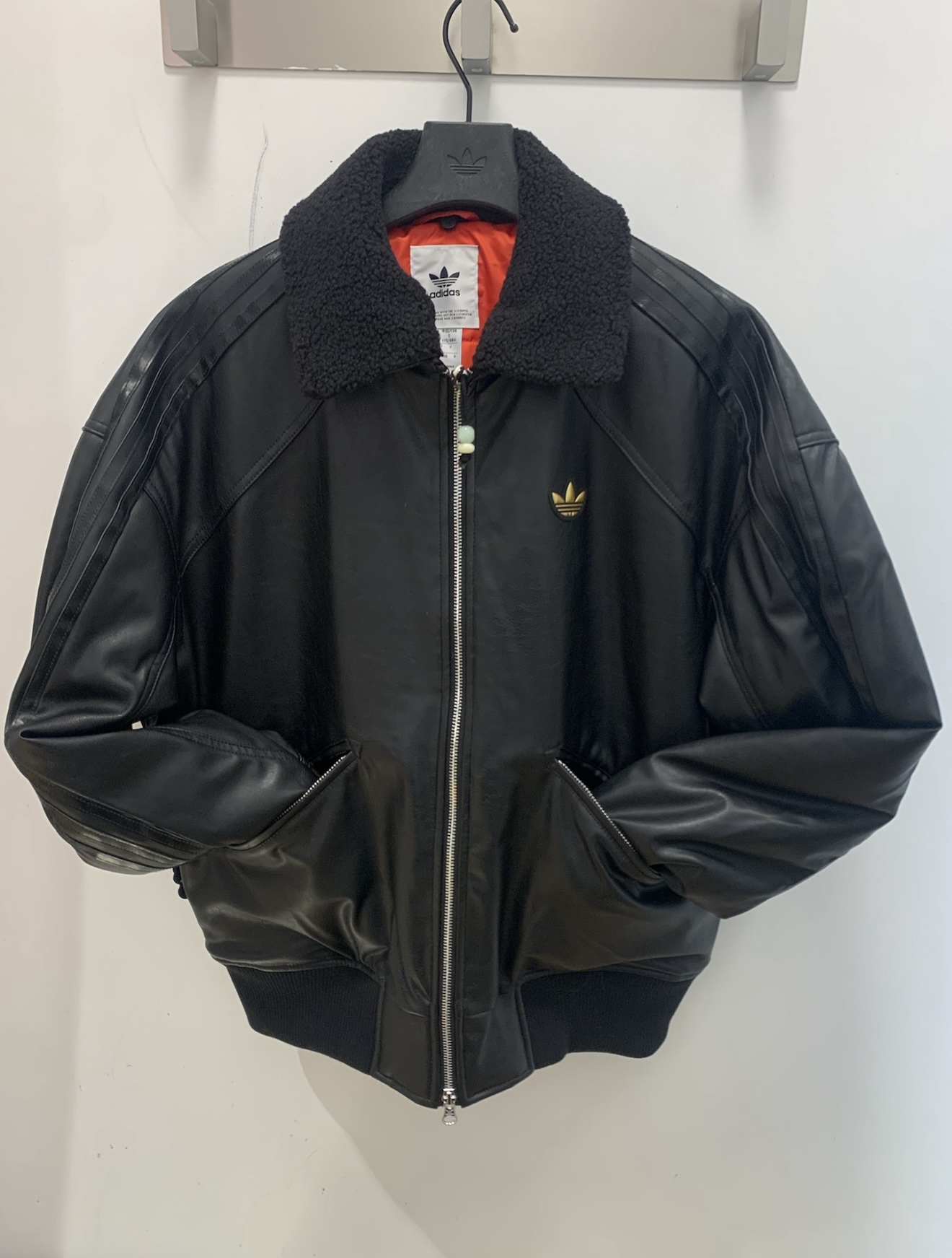 custom review-Adidas Originals Куртки и Пальто Мужские Черный Светло-Красный