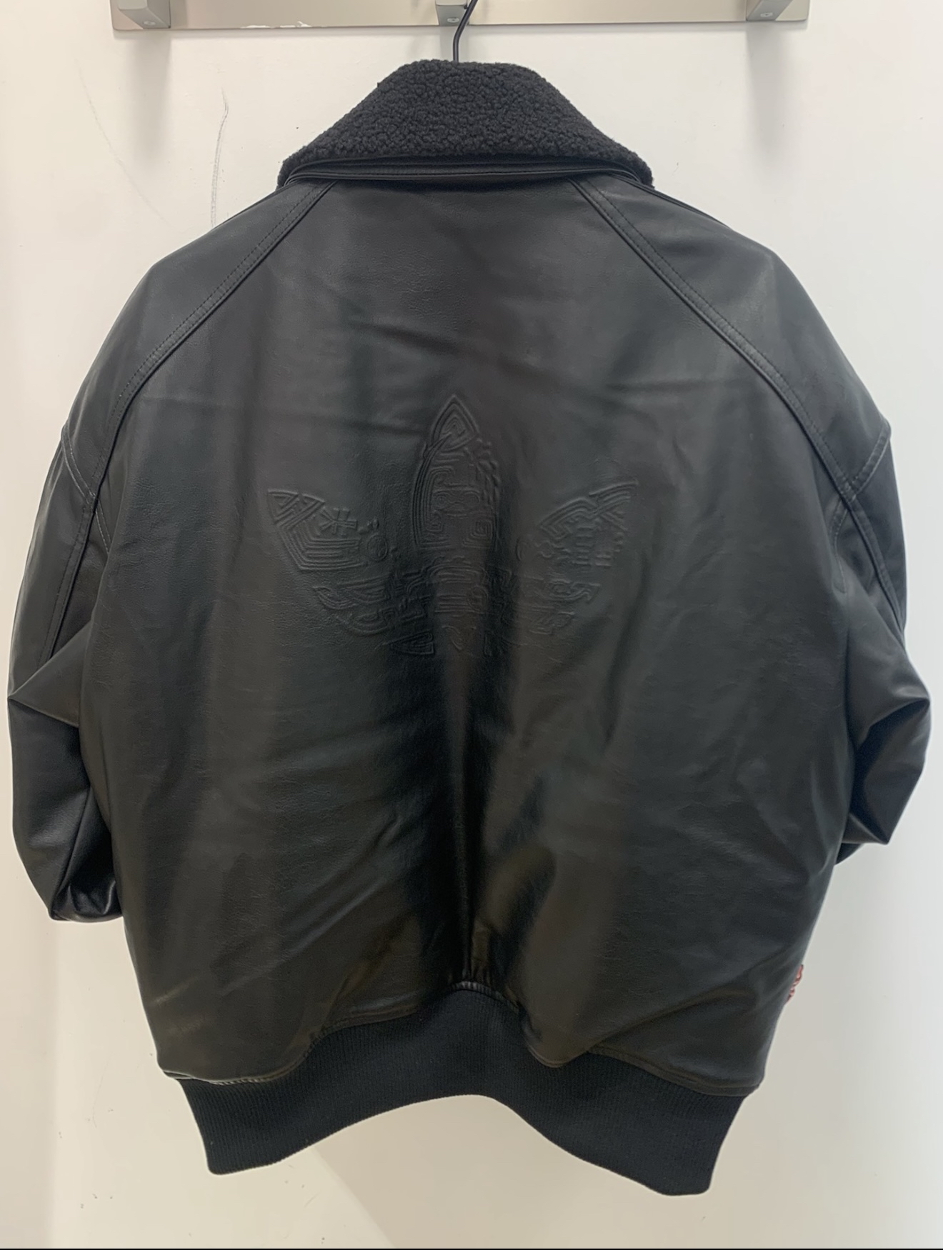 custom review-Adidas Originals Куртки и Пальто Мужские Черный Светло-Красный