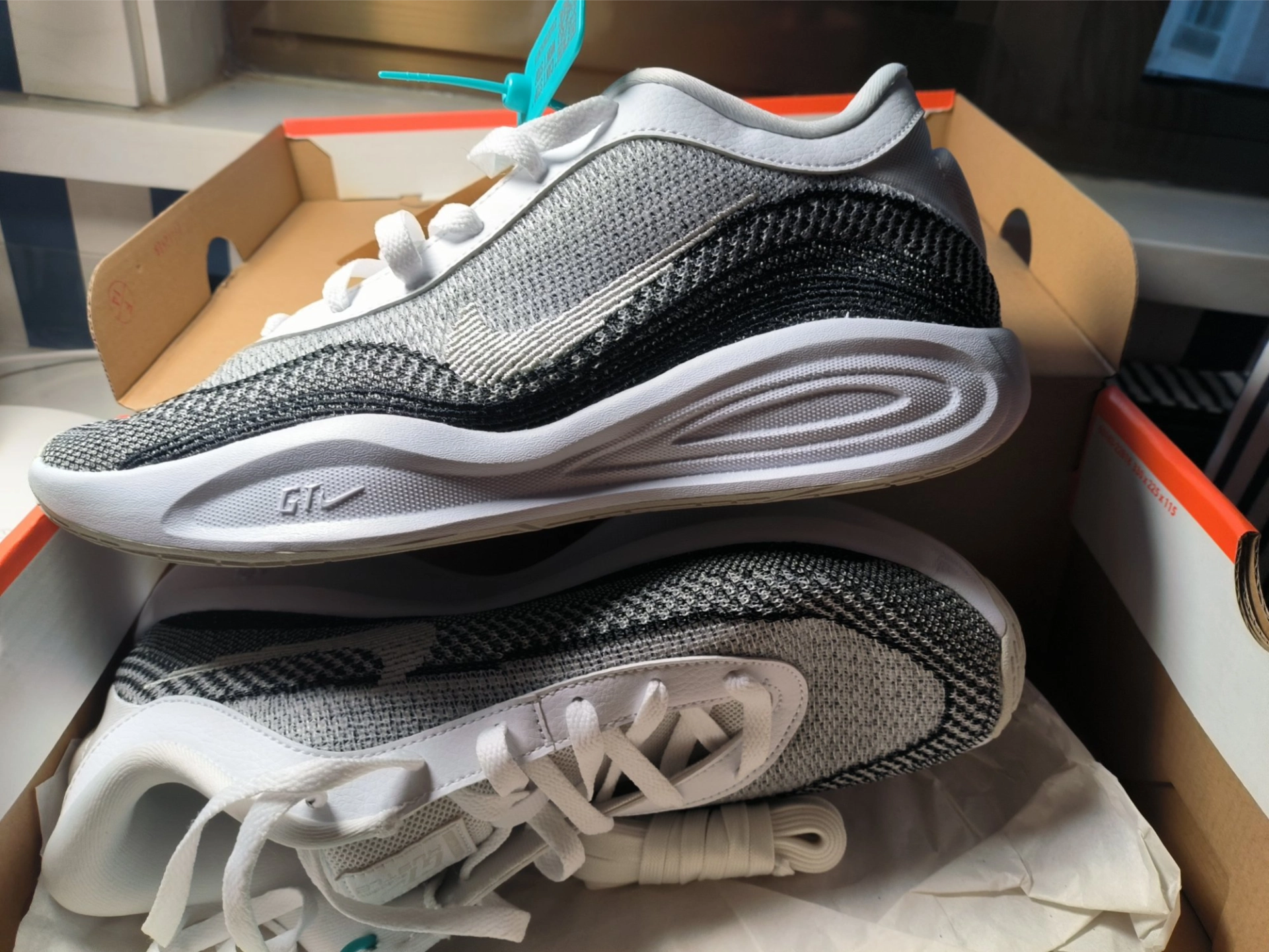 custom review-Nike G.T. Hustle Academy Low Топ Баскетбольные кроссовки Мужской Серый Белый EP