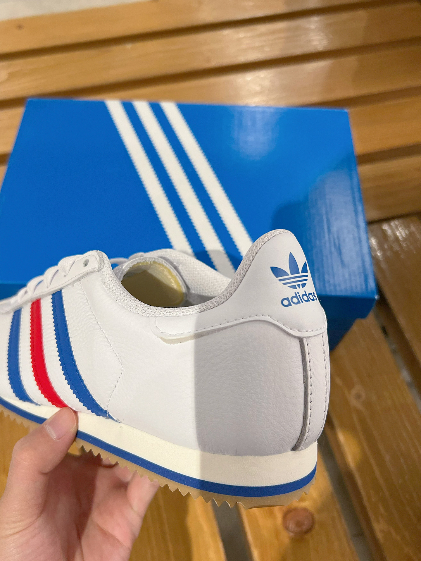adidas originals 74 红蓝白 少年复古?