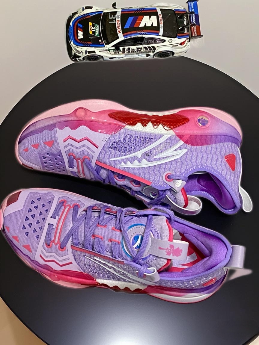 安踏狂潮5 pro粉紫配色篮球鞋日常穿搭体验分享