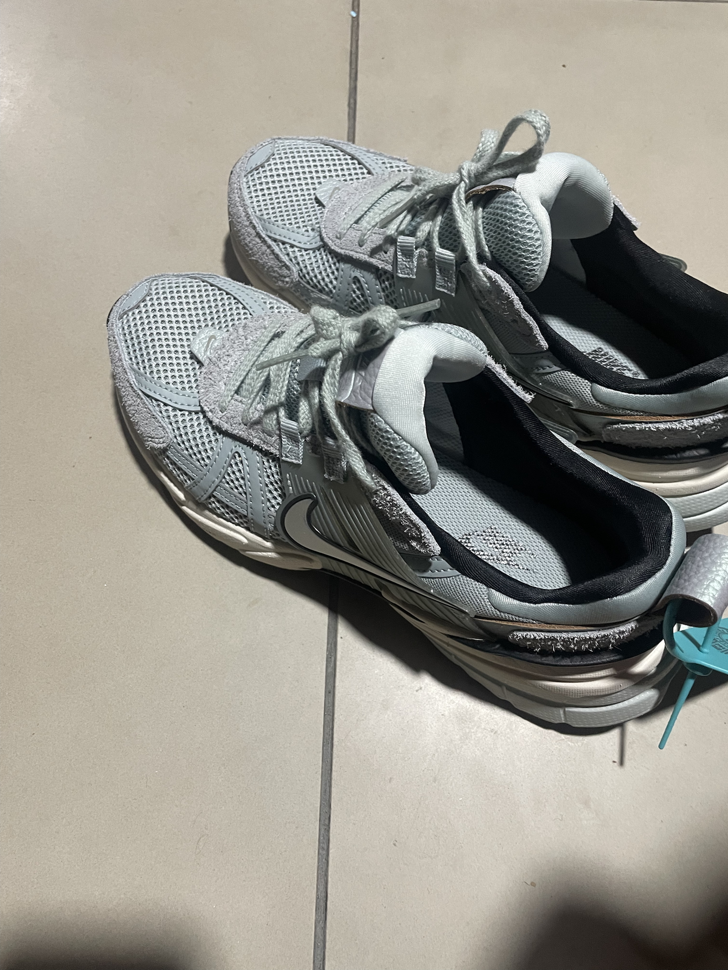 custom review-Nike V2K Run Амортизаторы Shock противоскользящие устойчивые к истиранию низкий топ повседневные городские для коммутирования беговые кроссовки женские цвет тауповый