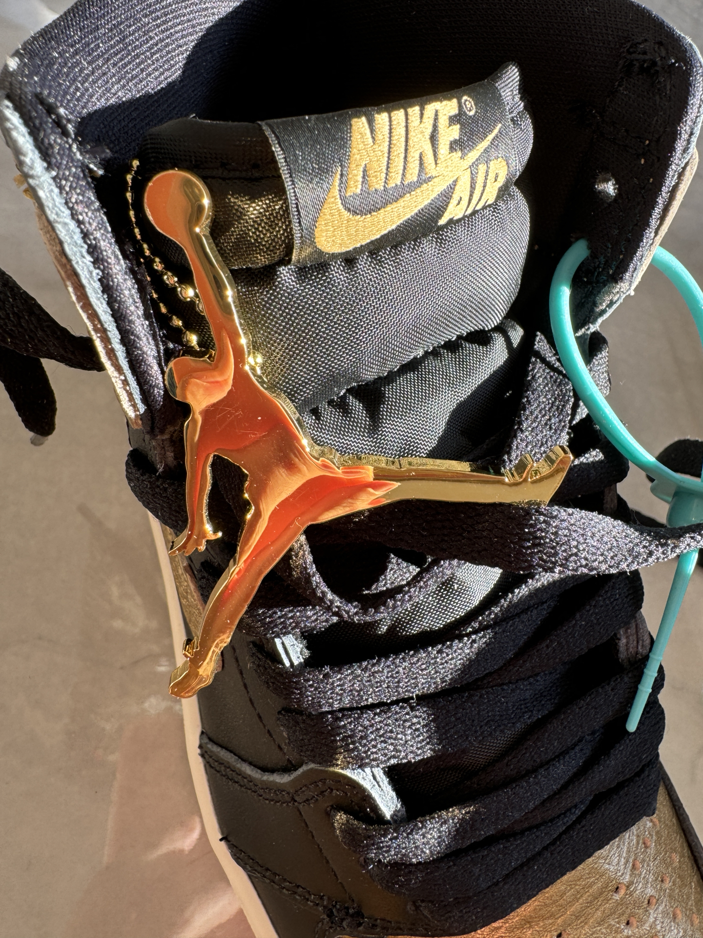 custom review-Jordan Air Jordan 1 High OG 'Металлик Золотой' High Топ Винтажные баскетбольные кроссовки Унисекс Черный Золотой