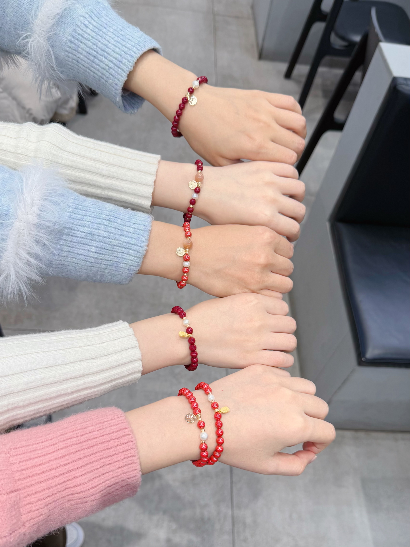 女人佩戴什么手串对身体好(女人戴什么样的手串对身体好)