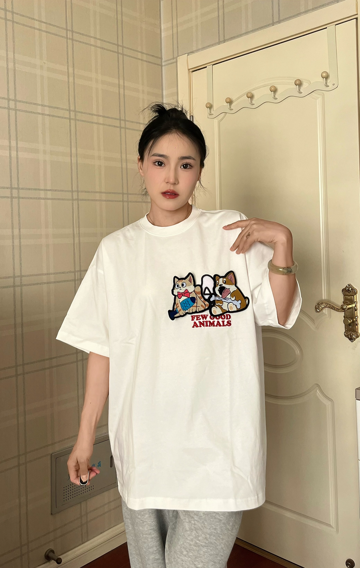 衣服
日常也很好搭配
牛仔裤,运动裤➕浅色运动鞋👌

#t恤搭配