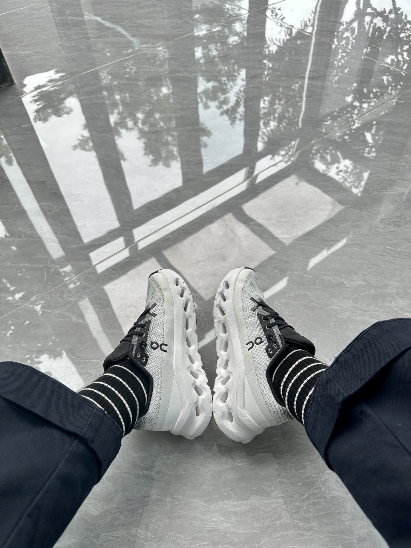 custom review-On CLOUDTILT Амортизация Износостойкий Низкий Топ Повседневная Обувь Женская Белый Черный