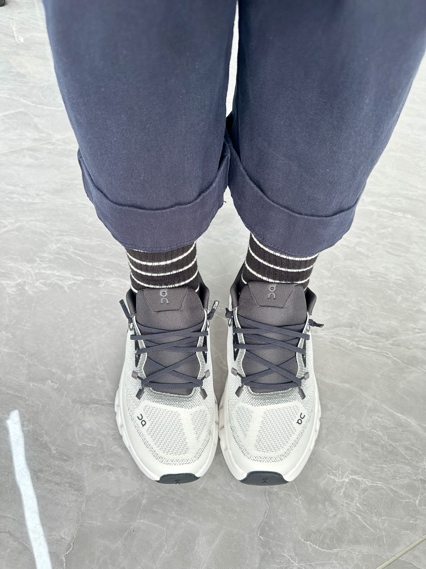 custom review-On CLOUDTILT Амортизация Износостойкий Низкий Топ Повседневная Обувь Женская Белый Черный