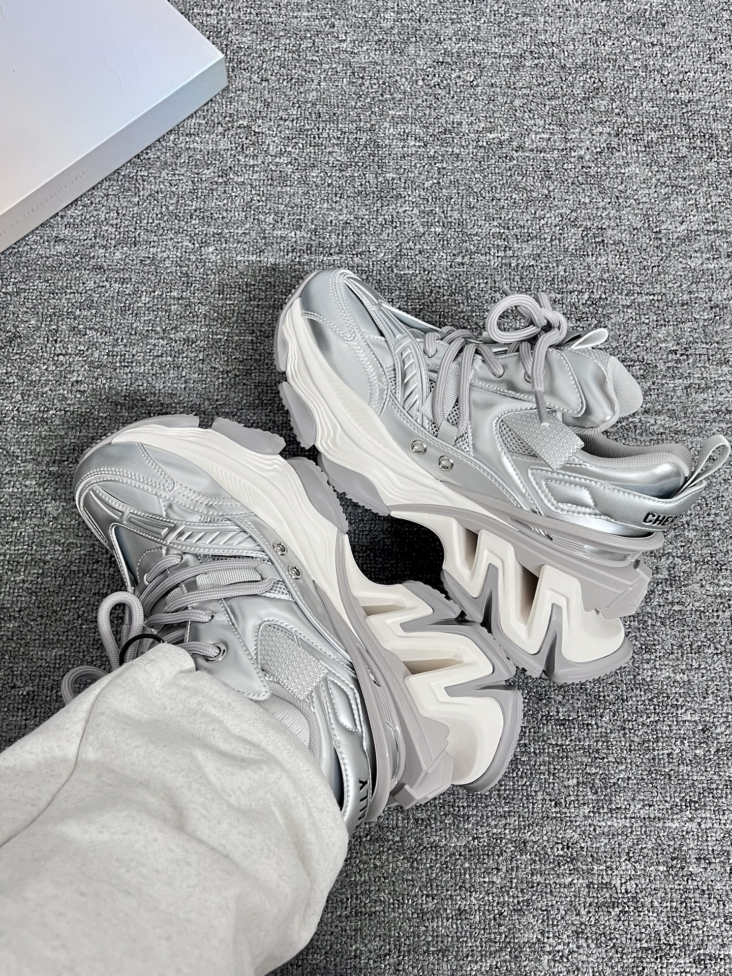 7cm!ck家的高级银老爹鞋是来拯救小个子的叭