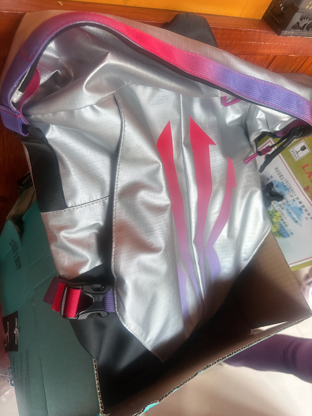 custom review-Anta Irving Collection ПУ (полиуретан) Радужный Рюкзак Стандартный (Standard) Унисекс Черный Серебристый