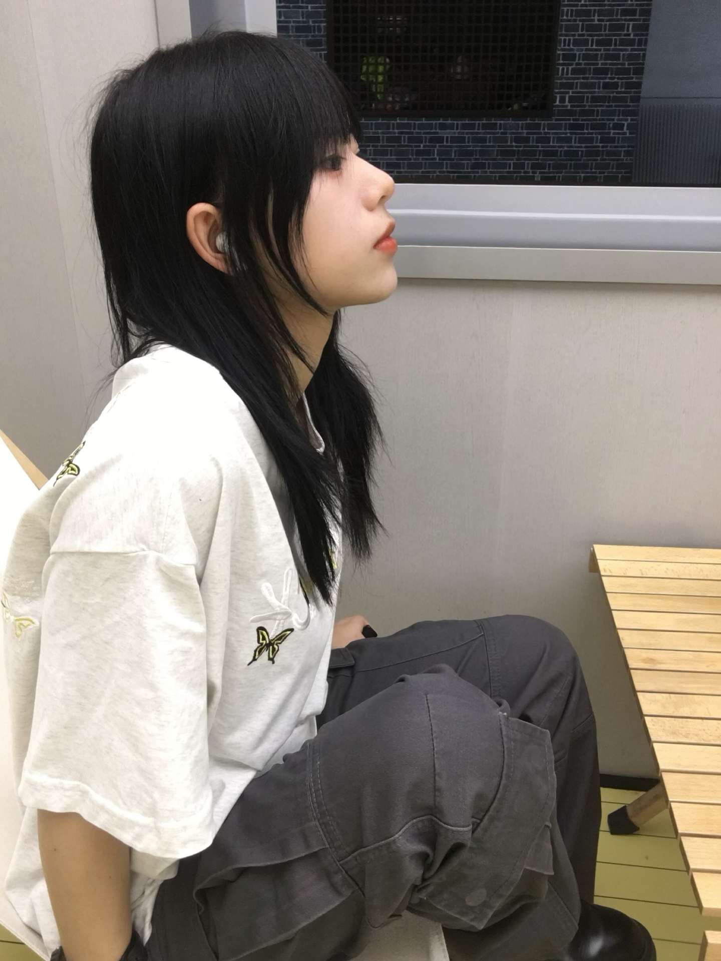 正脸侧脸两个人