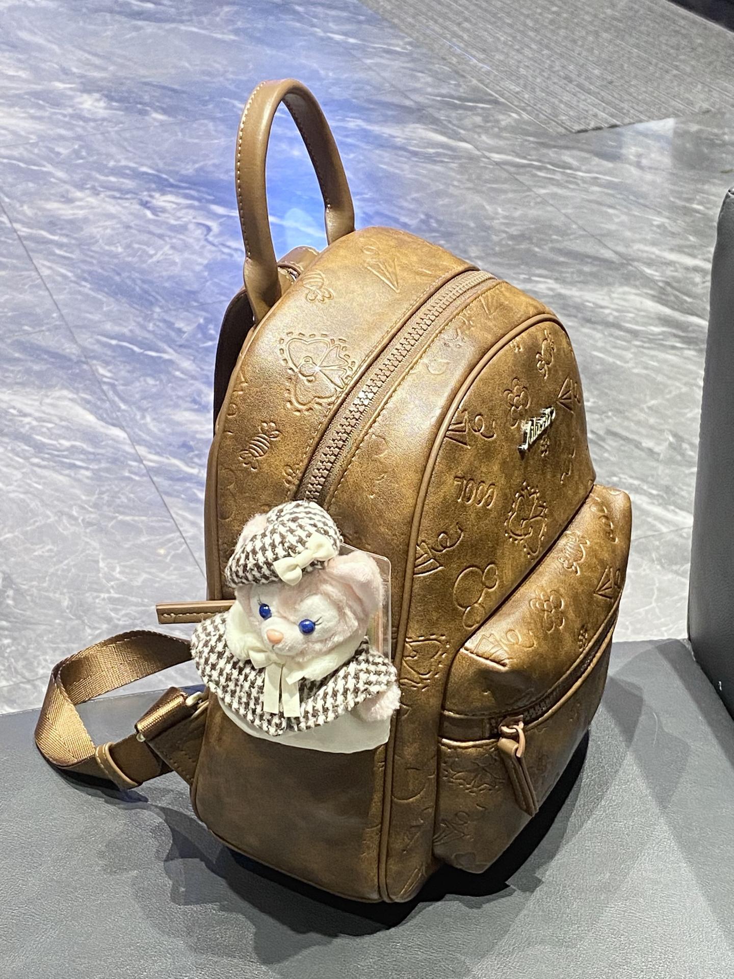 06女大…今天背介只🍫巧克力双肩包