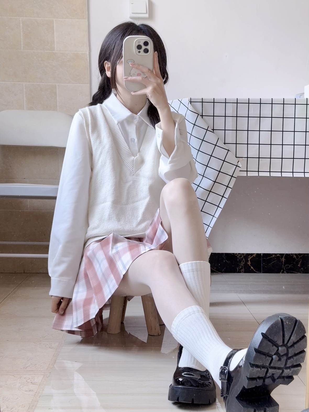 简单好看的纯白中筒袜!