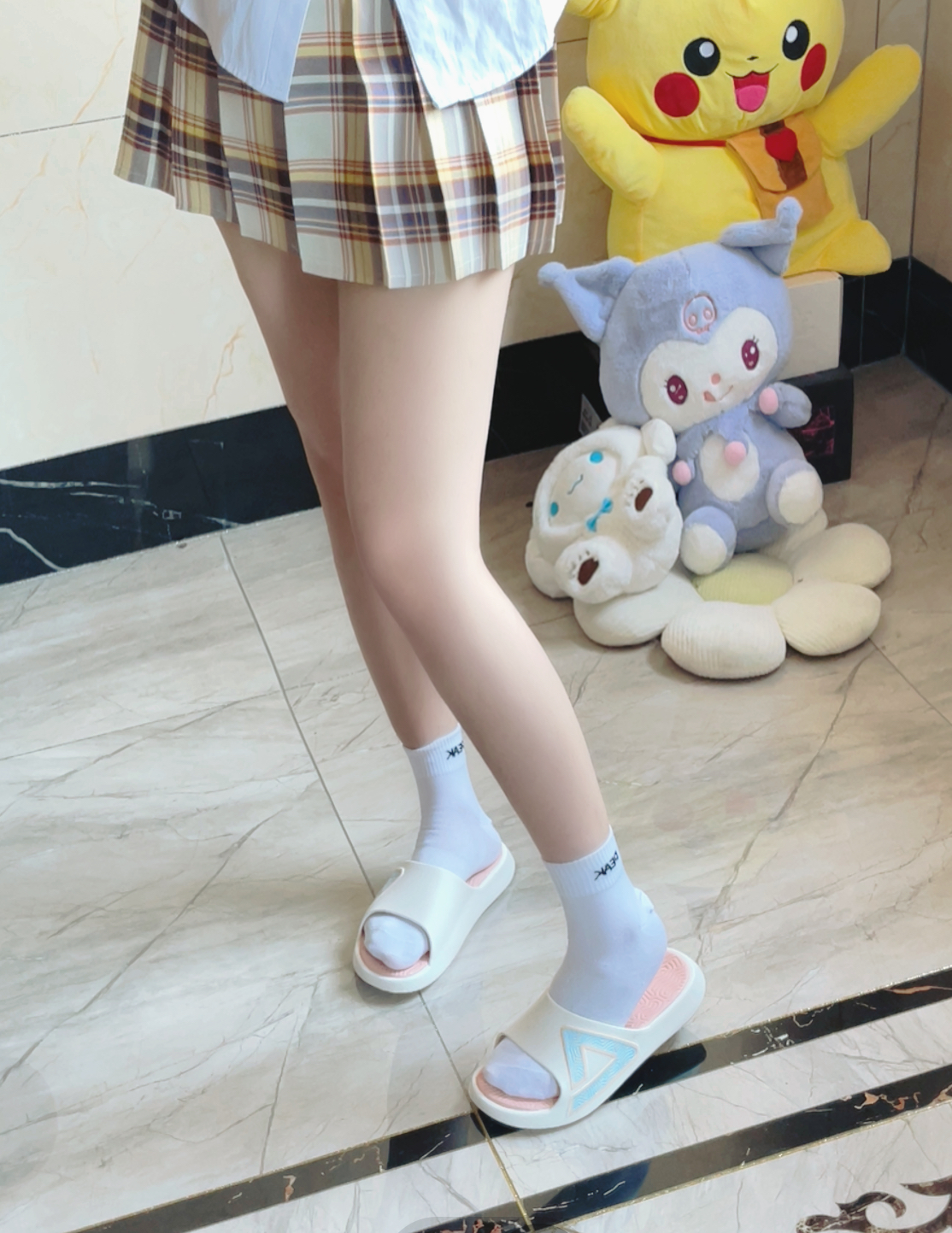 有三款颜色可以选择～爱啦#学生党实战好袜 #袜子分享合集 #闺蜜宝藏