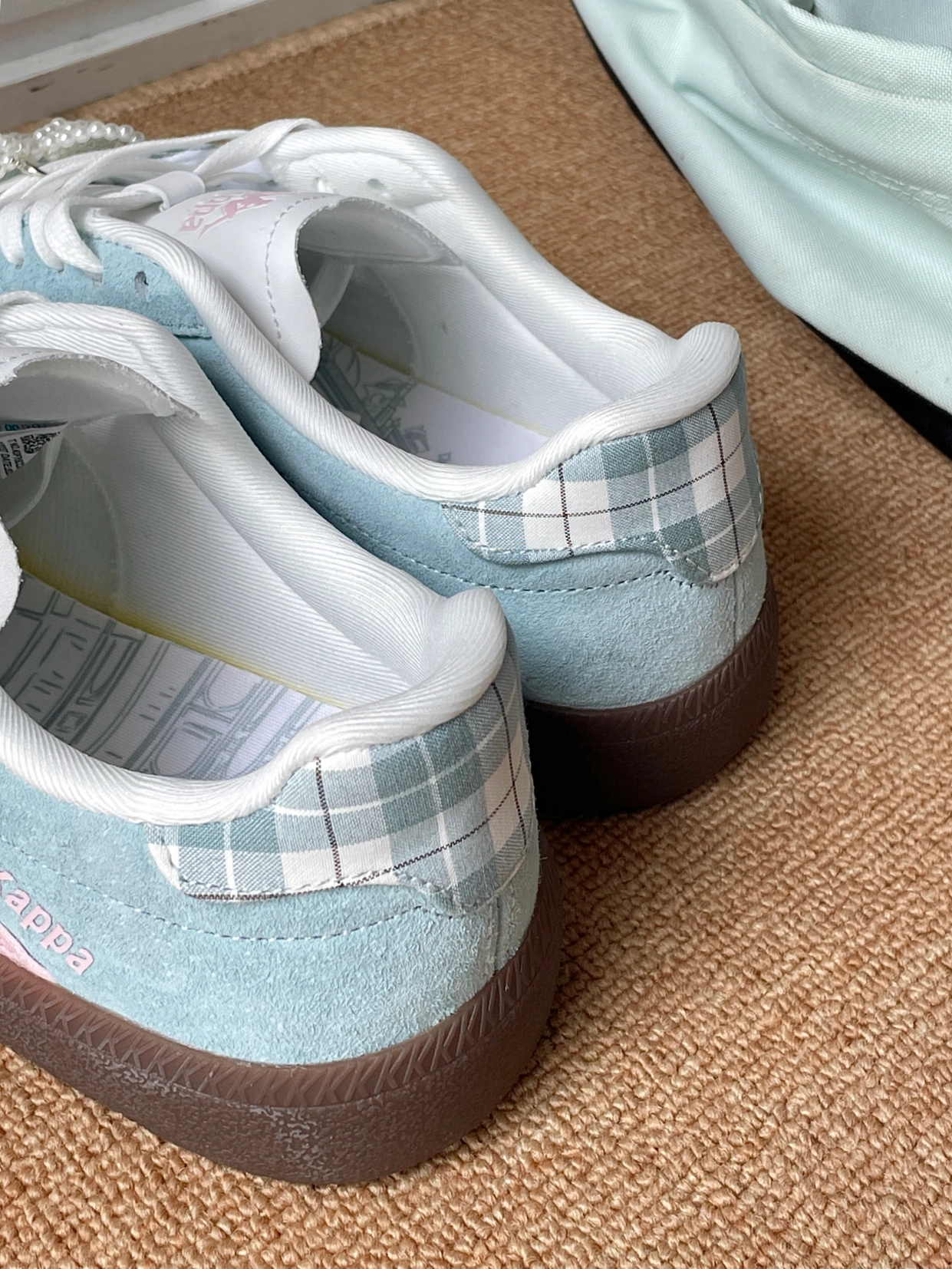 jansport双肩包 薄巧味德训鞋=去上学咯