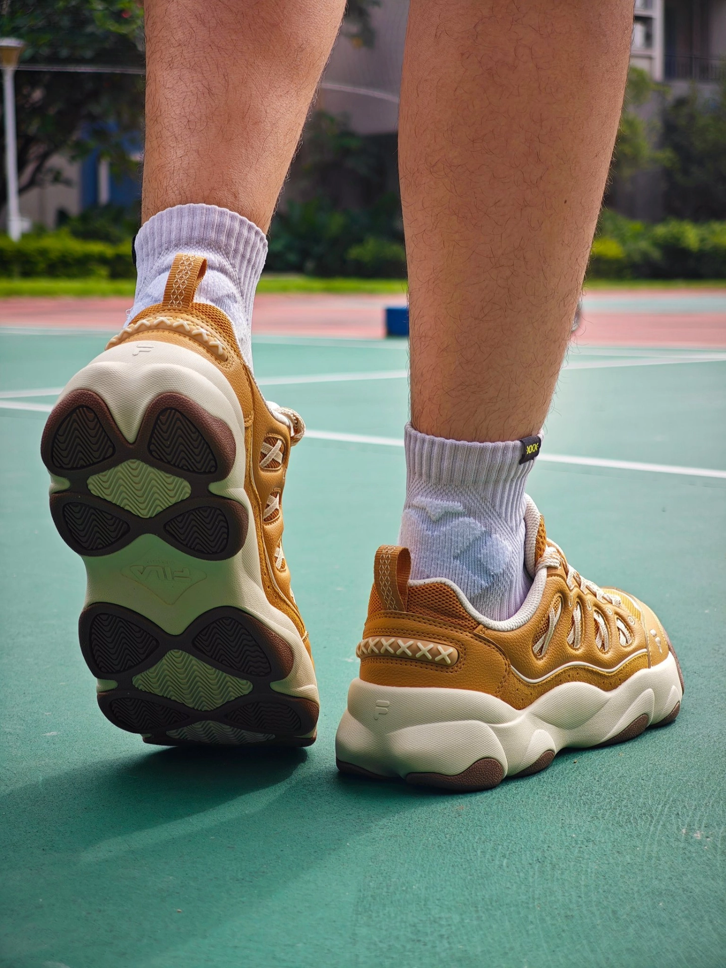 fila fusion你是懂我秋天是想穿什么的
这双熊爪鞋结合了熊爪的概念和