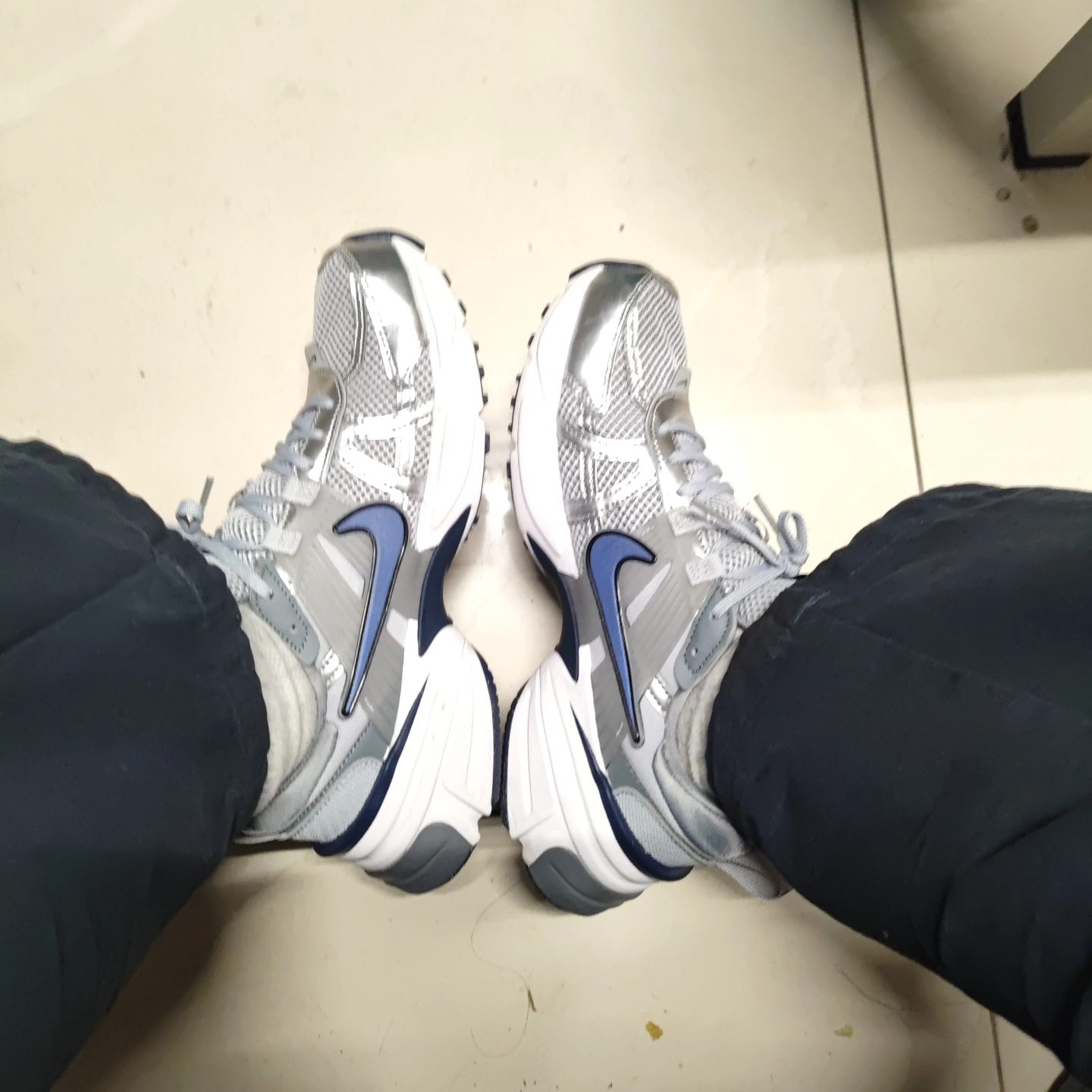 custom review-Nike V2K Run Low Топ Y2K Retro Running Обувь Унисекс Серый Серебряный