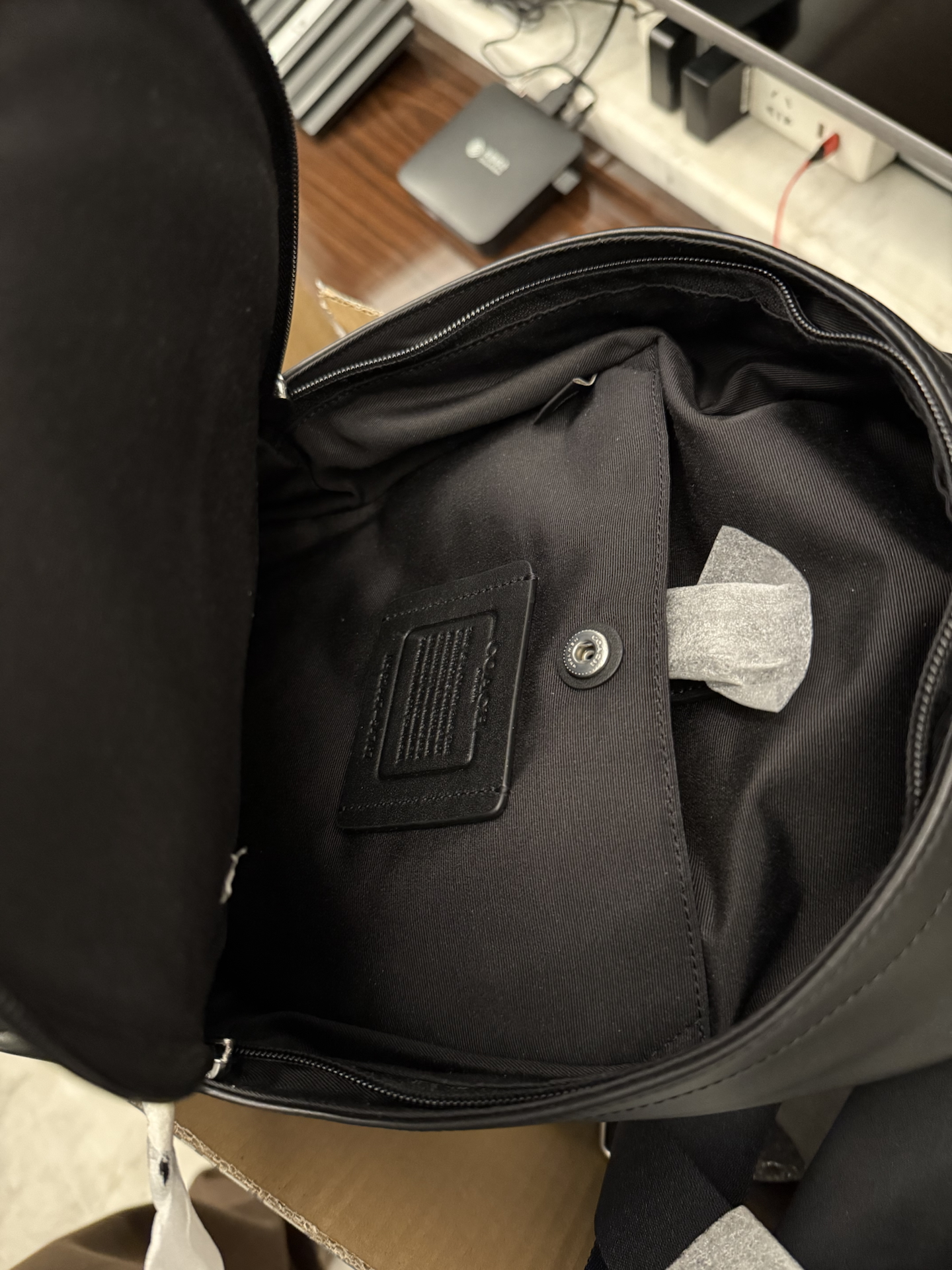 custom review-COACH Charles ПВХ Сумка через плечо Sling Сумка Маленькая Мужская Черная Серый