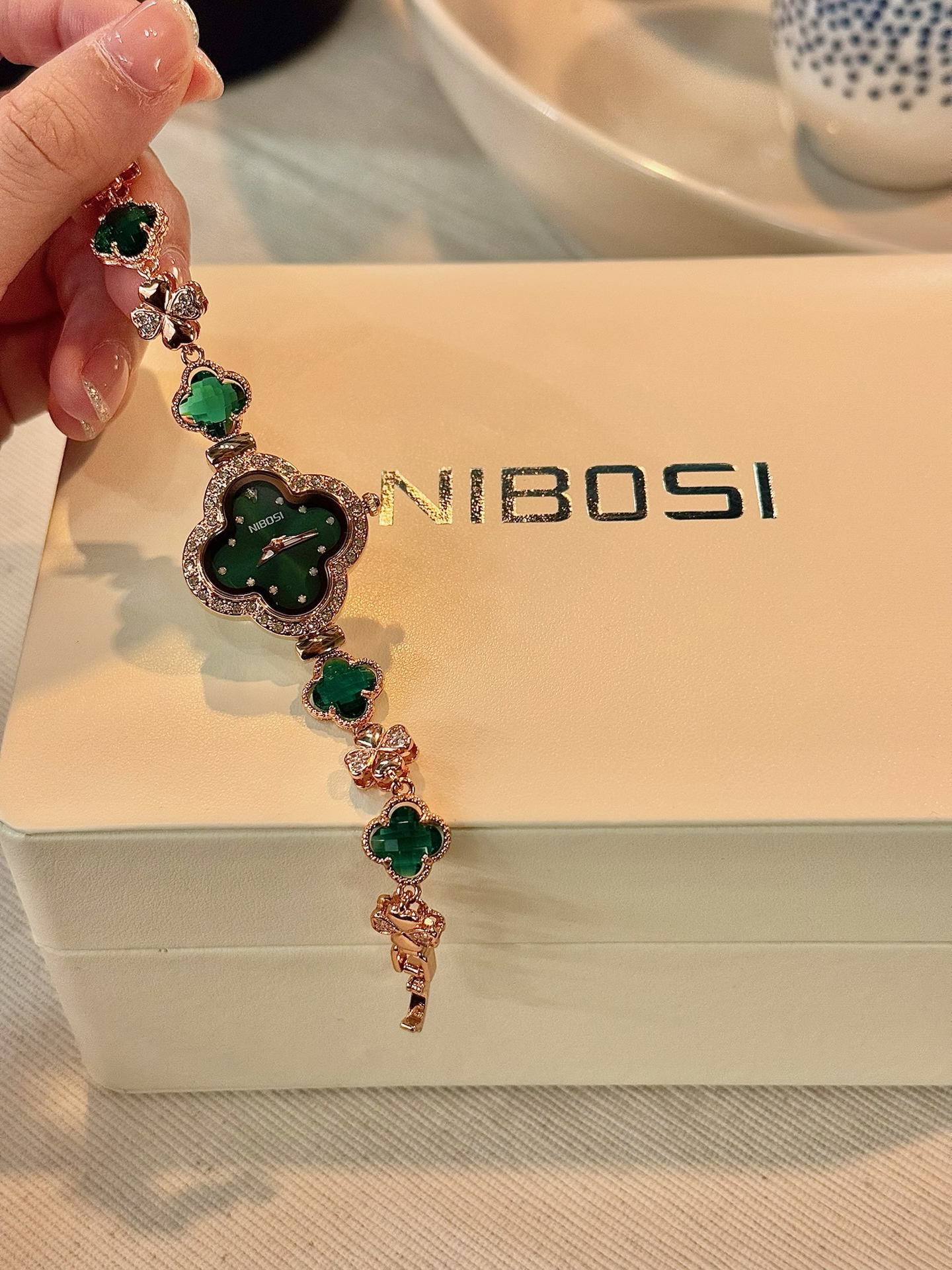 这只四叶草手表,成了她每天抬手的小确幸
