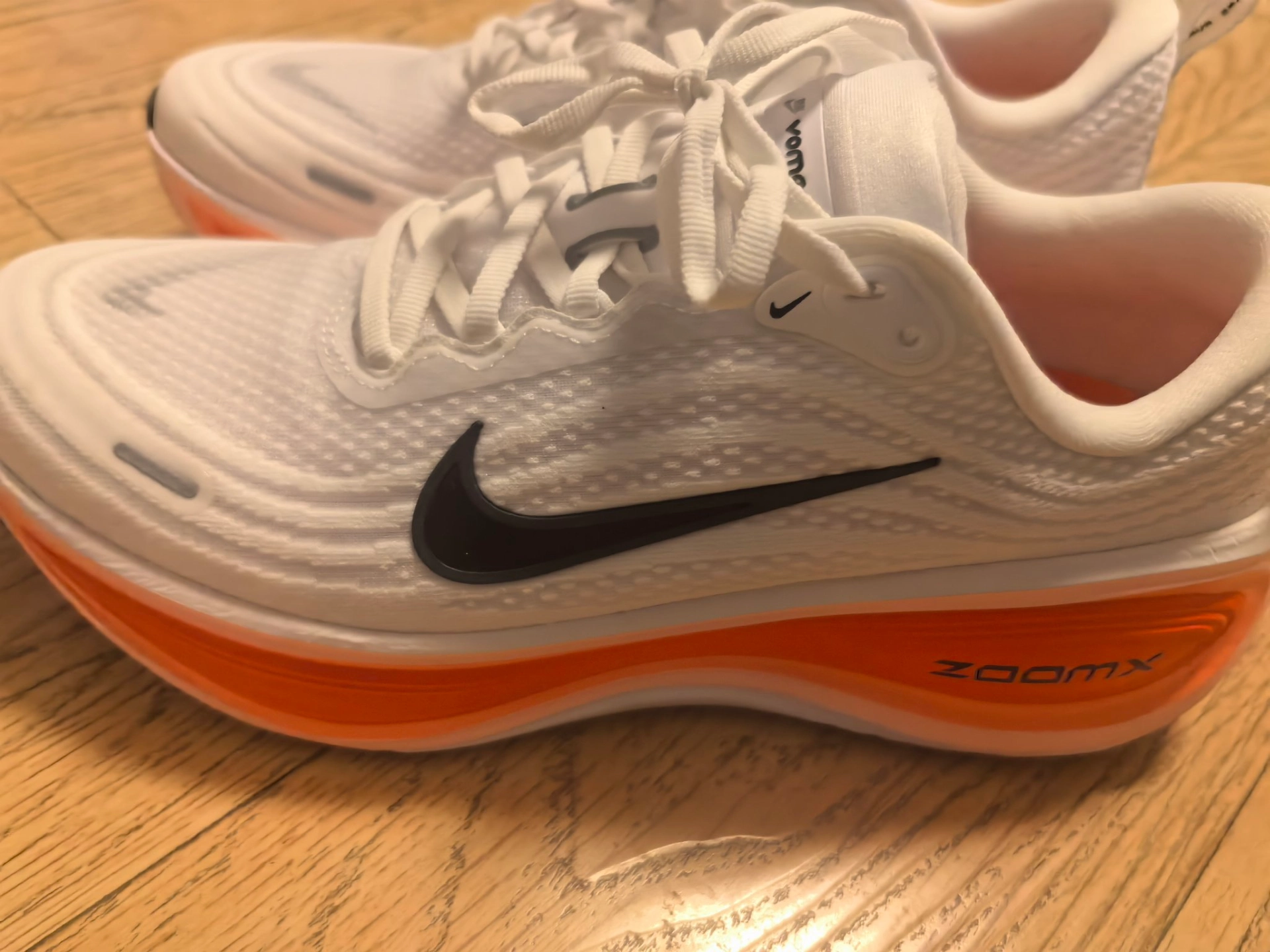 custom review-Nike Vomero Plus Slip-resistant Abrasion-resistant Low Top Casual Marathon Racing Men's White Red Найк Вомеро Плюс Противоскользящий Устойчивый к истиранию Низкий Топ Повседневный Марафон Гонка Беговые кроссовки Мужской Белый Красный