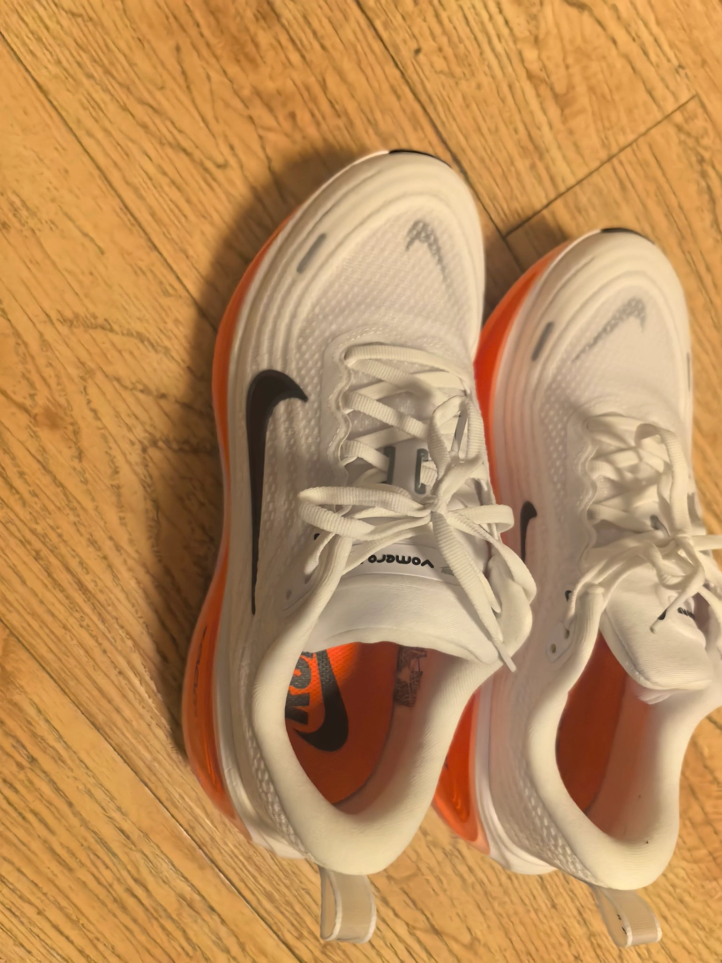 custom review-Nike Vomero Plus Slip-resistant Abrasion-resistant Low Top Casual Marathon Racing Men's White Red Найк Вомеро Плюс Противоскользящий Устойчивый к истиранию Низкий Топ Повседневный Марафон Гонка Беговые кроссовки Мужской Белый Красный