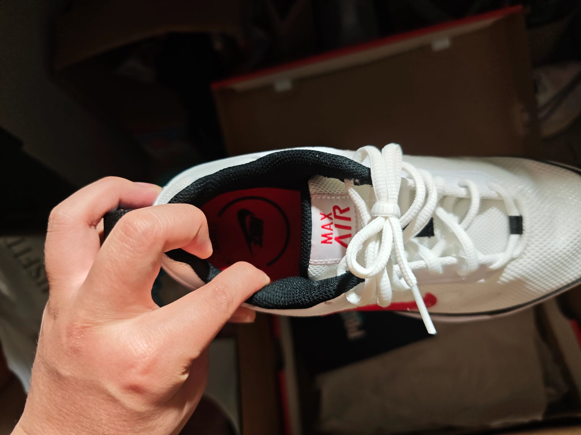 custom review-Nike Air Max AP Устойчивый к истиранию Дышащий Низкий Топ Повседневный Городской Коммутирование Беговые кроссовки Мужской Белый Красный